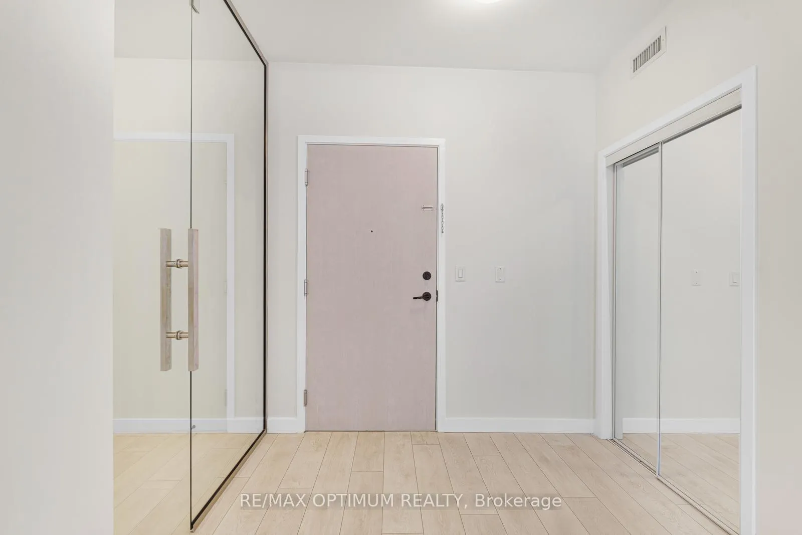 Photo 5 of Unit 212, 168 Sabina Drive, Oakville, Glenorchy — HOMEH