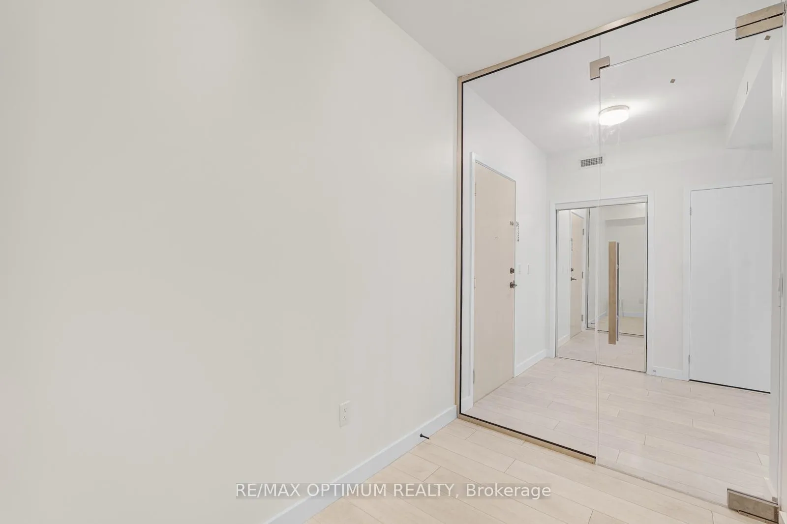 Photo 24 of Unit 212, 168 Sabina Drive, Oakville, Glenorchy — HOMEH