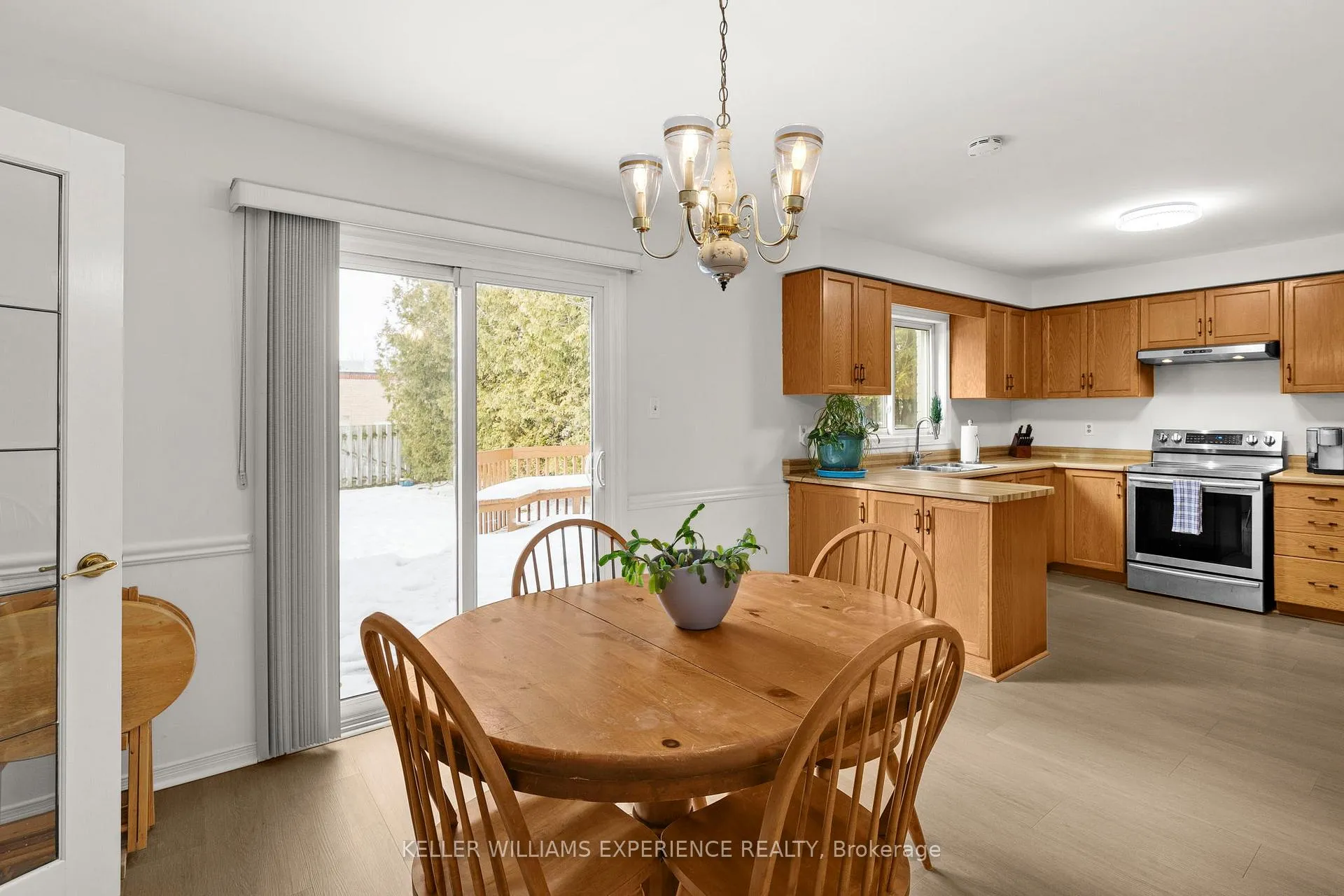 Photo 3 of 2 Heritage Road, Innisfil, Cookstown — HOMEH
