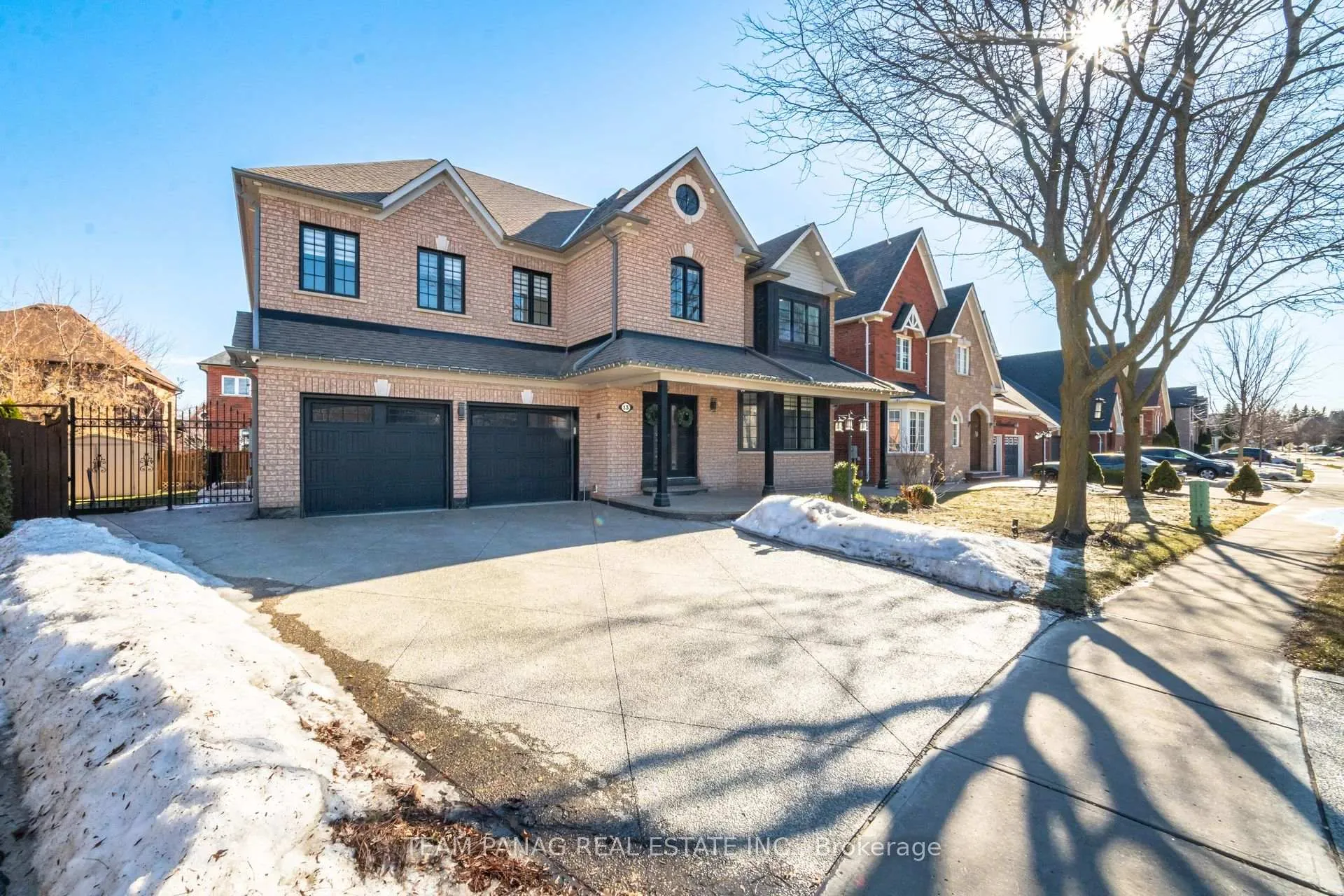 Photo 2 of 13 Donwoods Court, Brampton, Vales of Castlemore — HOMEH