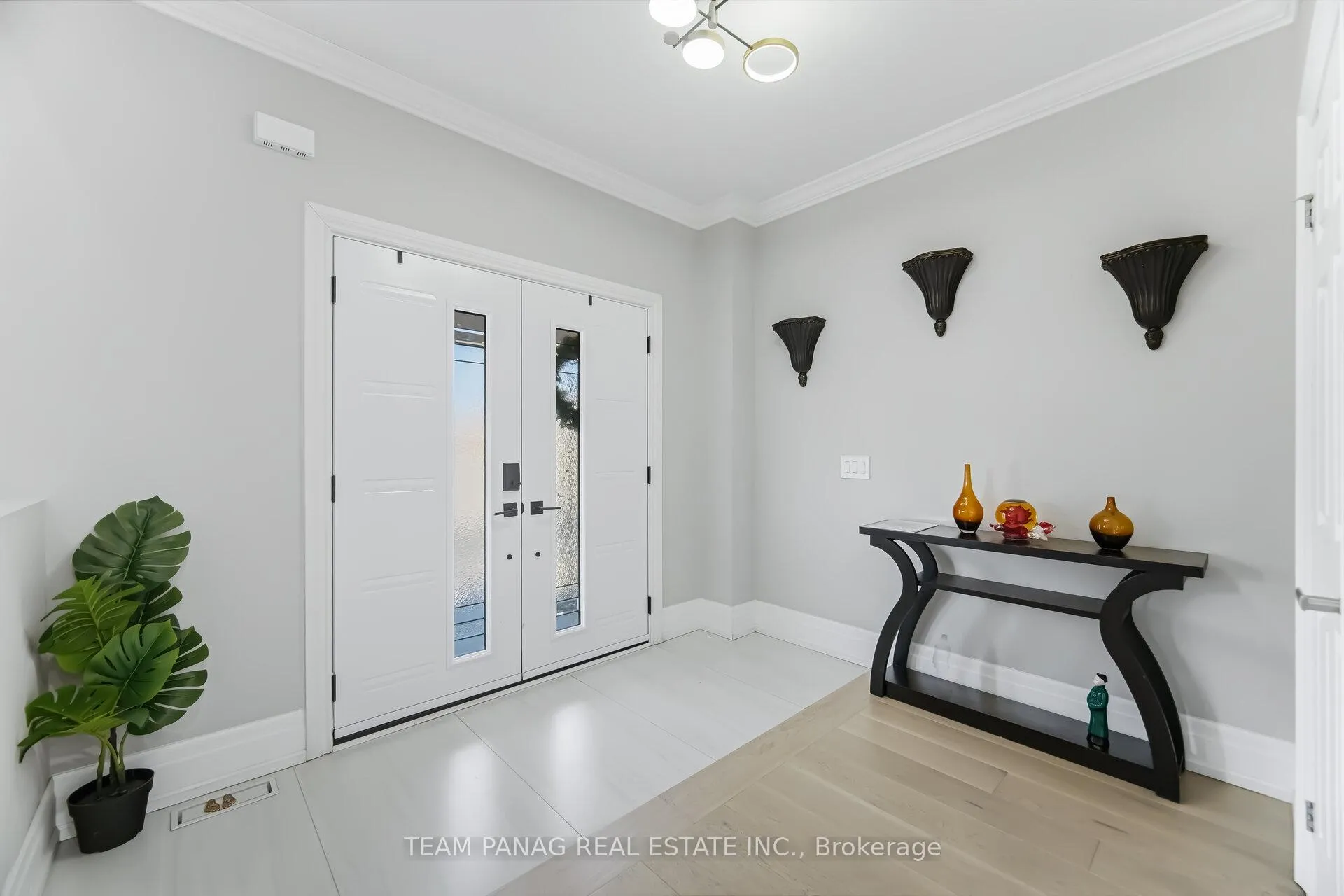 Photo 4 of 13 Donwoods Court, Brampton, Vales of Castlemore — HOMEH