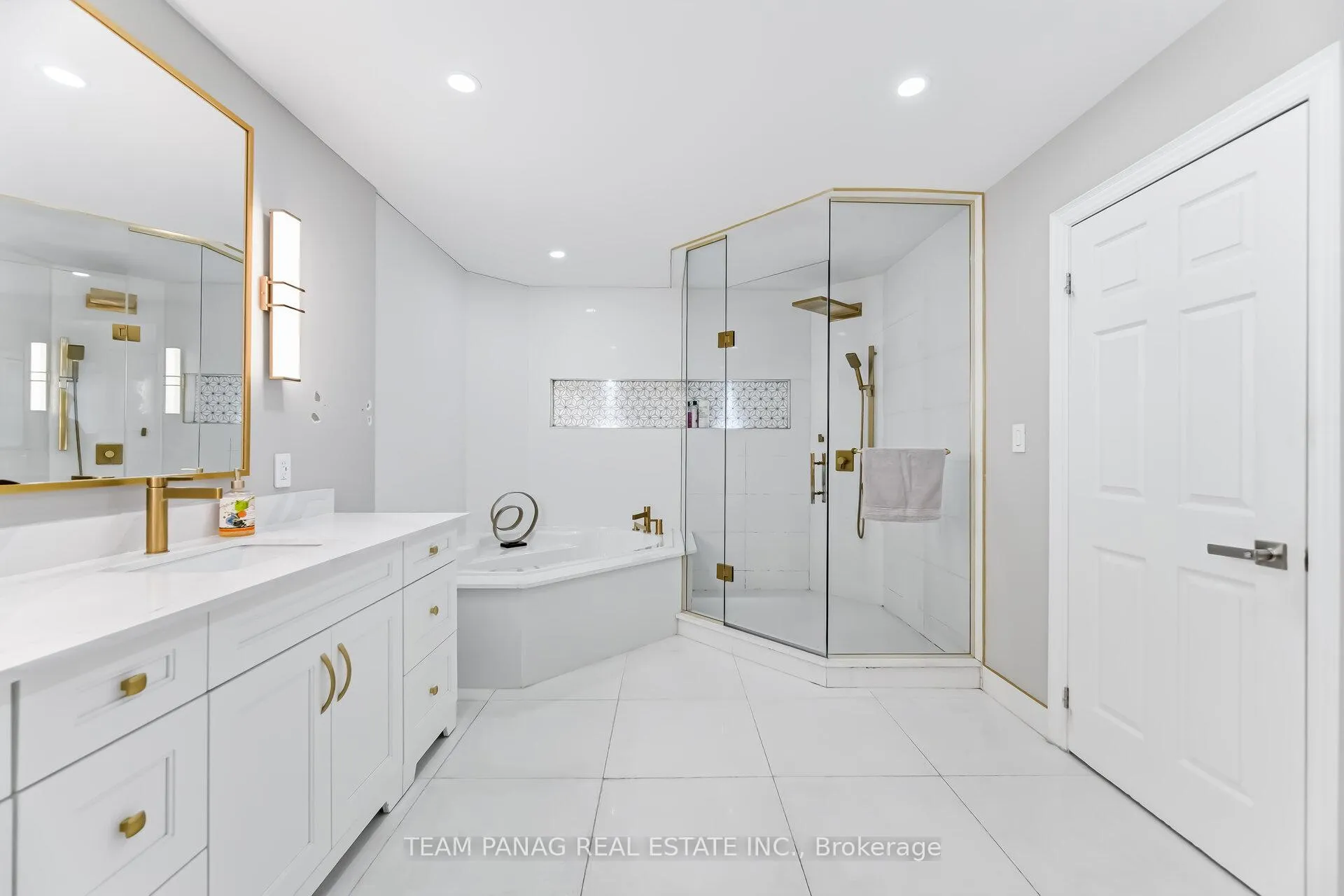 Photo 26 of 13 Donwoods Court, Brampton, Vales of Castlemore — HOMEH