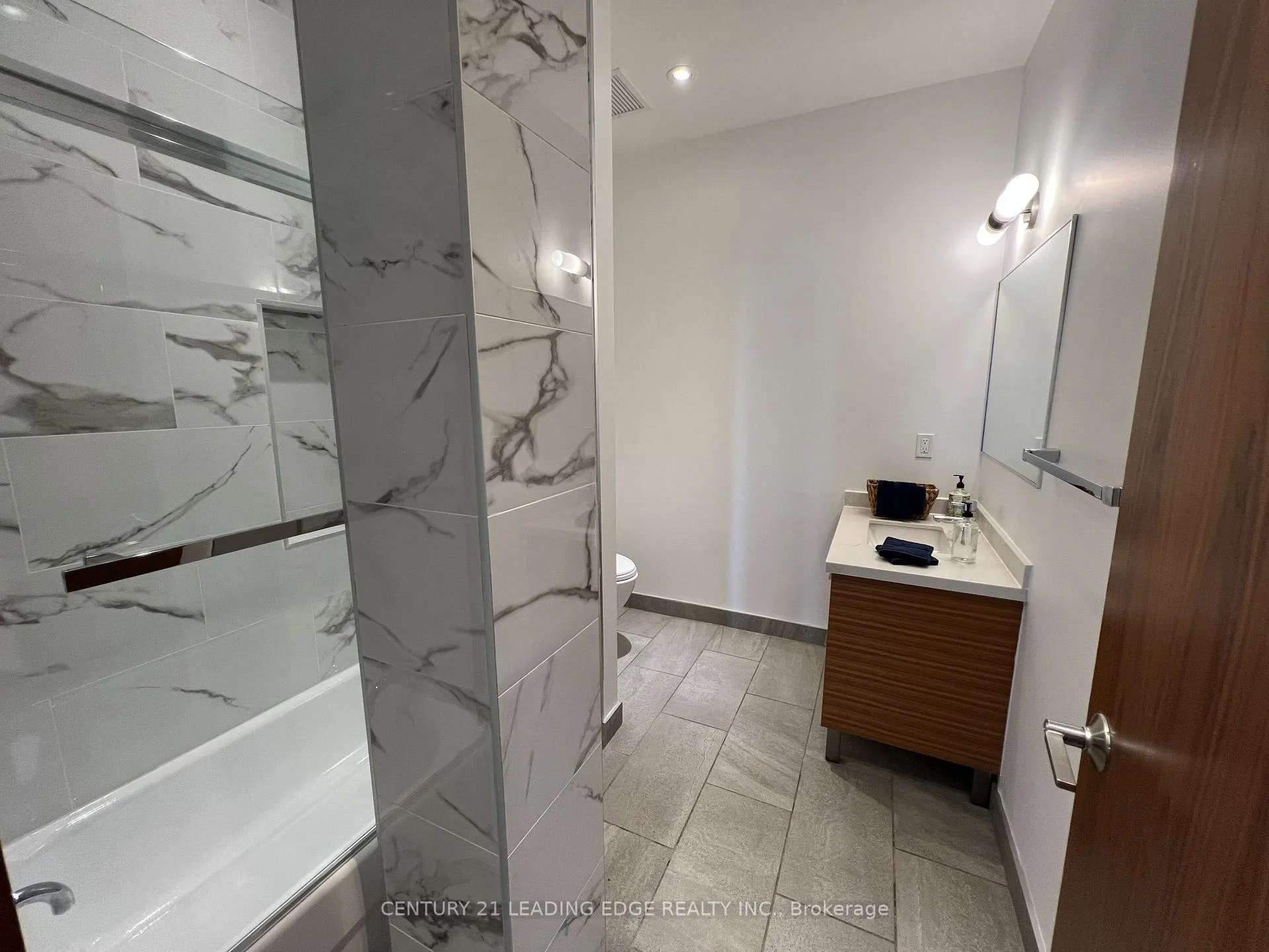 Photo 13 of Unit HC1, 411 Duplex Avenue, Toronto, Yonge-Eglinton — HOMEH