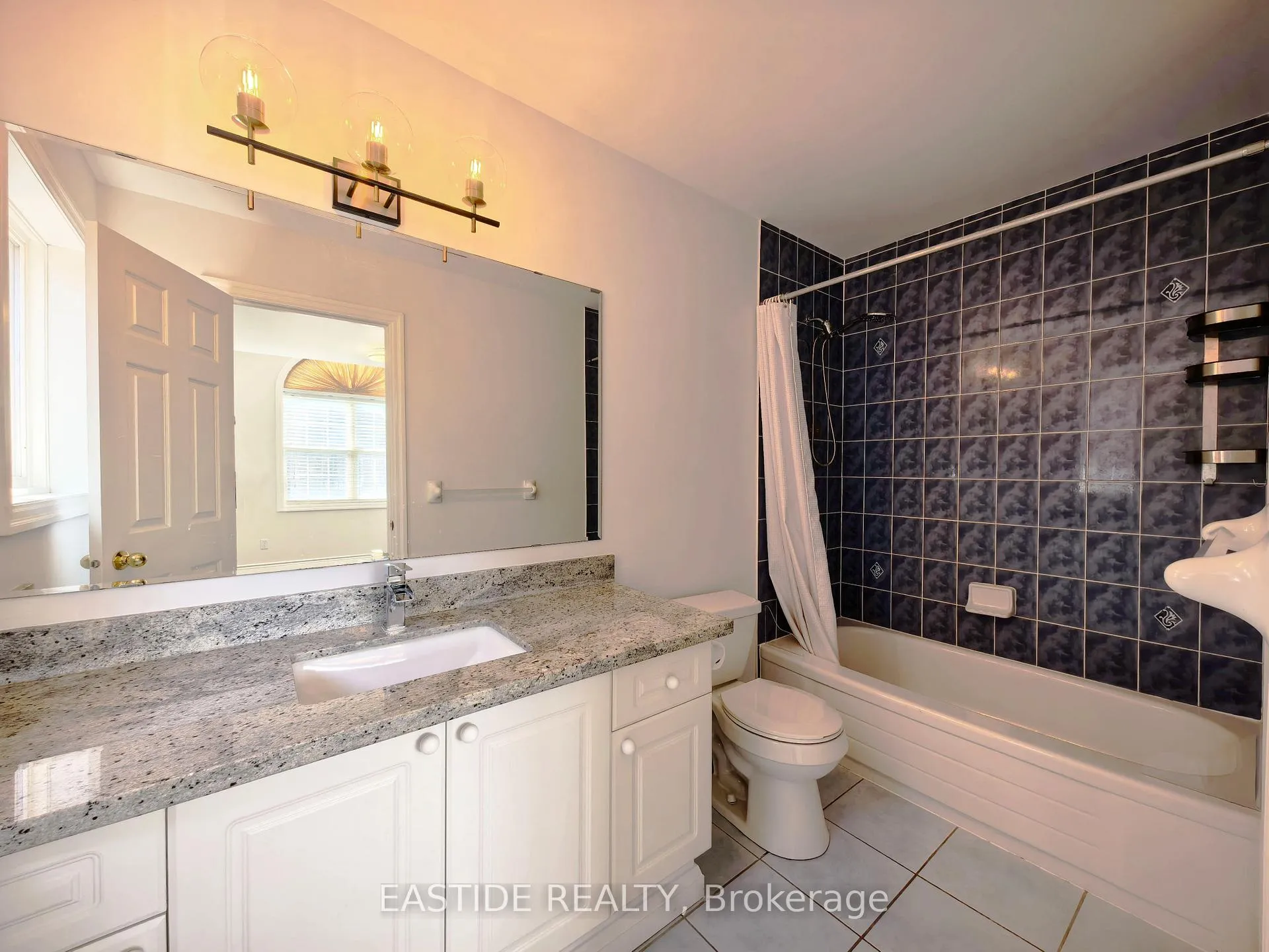 Photo 11 of 8 Redbud Street, Markham, Wismer — HOMEH