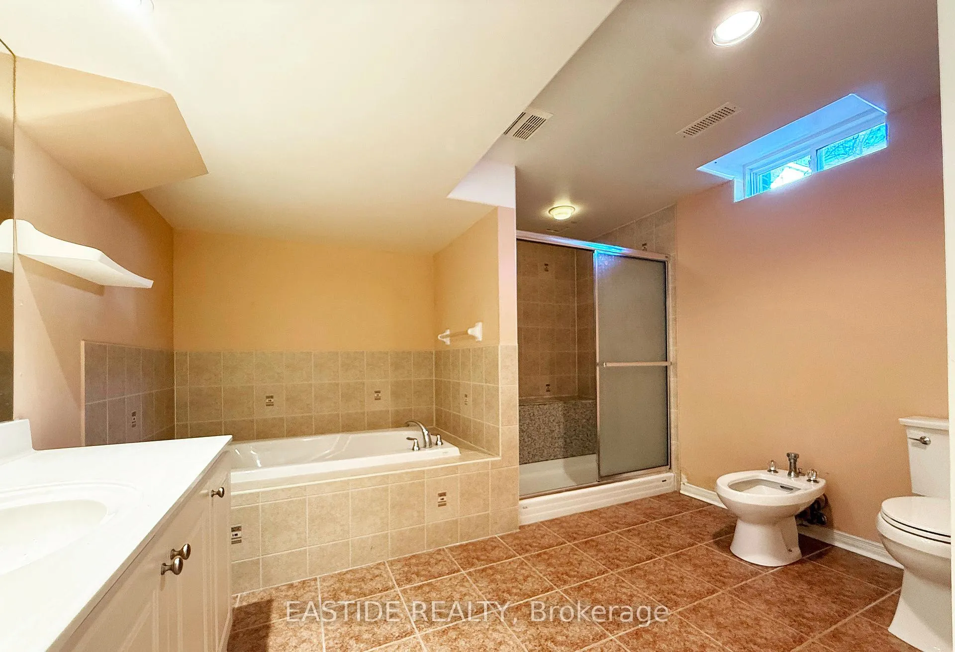 Photo 19 of 8 Redbud Street, Markham, Wismer — HOMEH