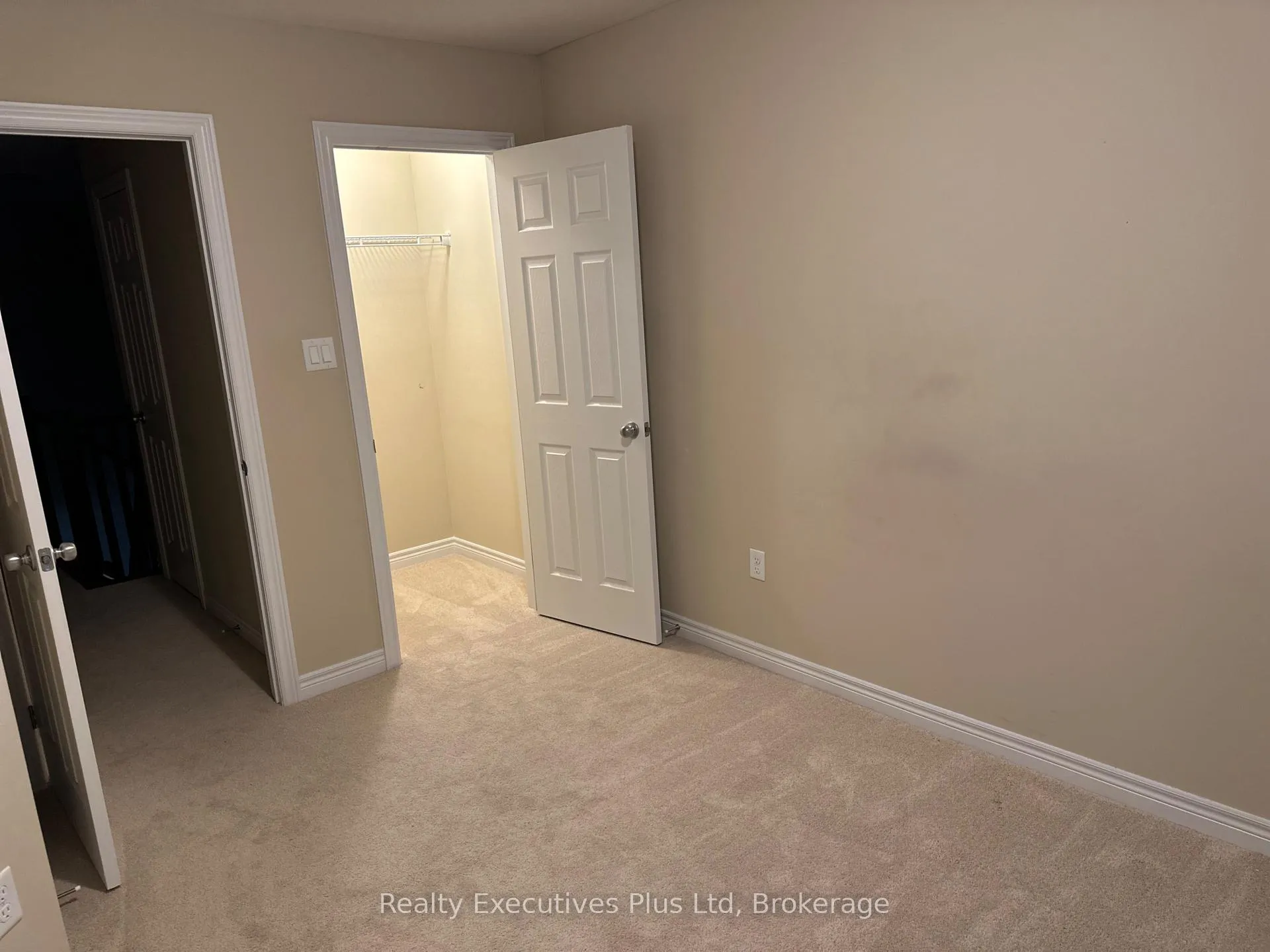 Photo 4 of 4 Ambrose Crescent, Guelph, Kortright East — HOMEH