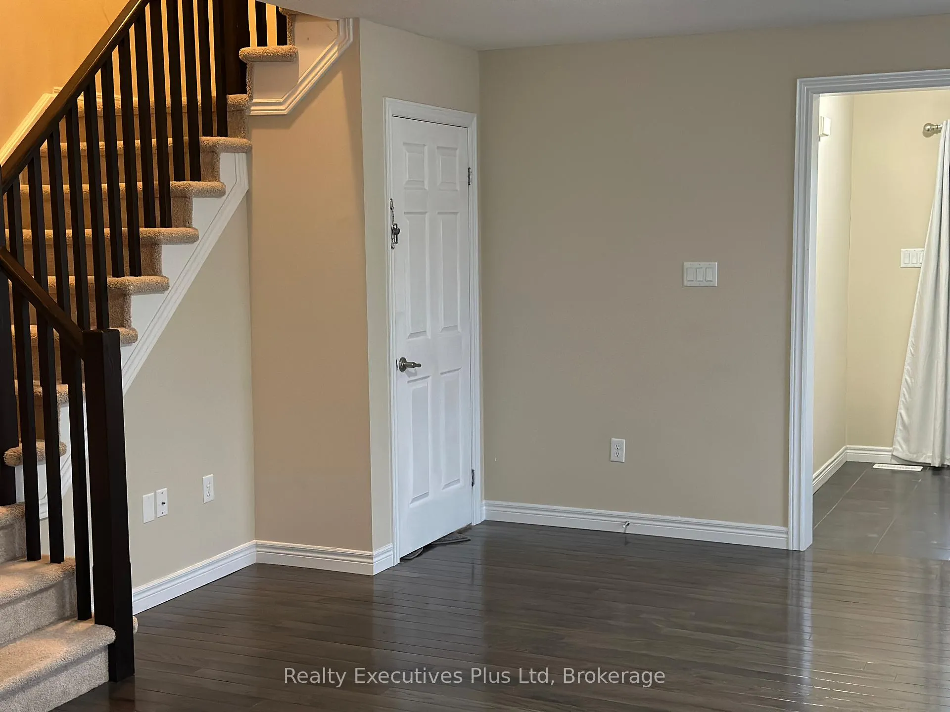 Photo 15 of 4 Ambrose Crescent, Guelph, Kortright East — HOMEH