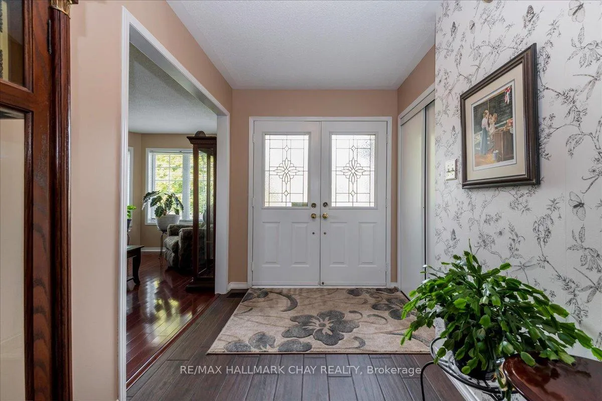 Photo 4 of 84 Pringle Drive, Barrie, Edgehill Drive — HOMEH