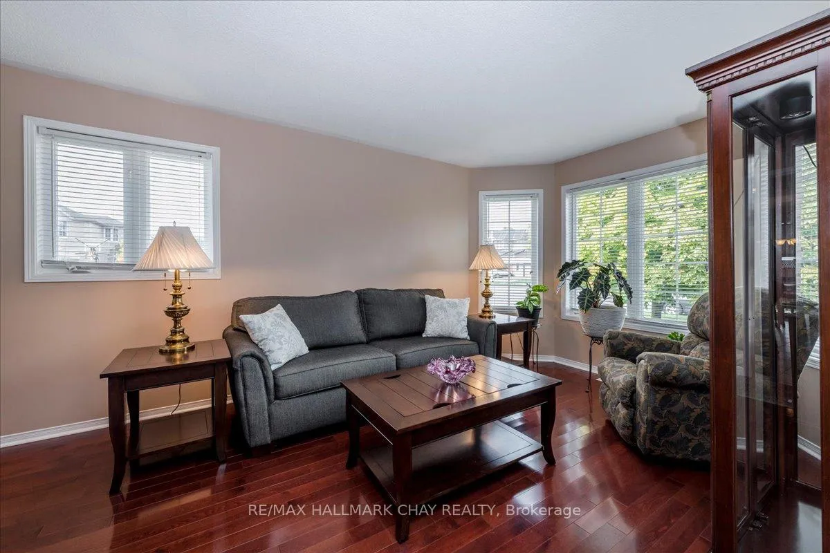 Photo 6 of 84 Pringle Drive, Barrie, Edgehill Drive — HOMEH