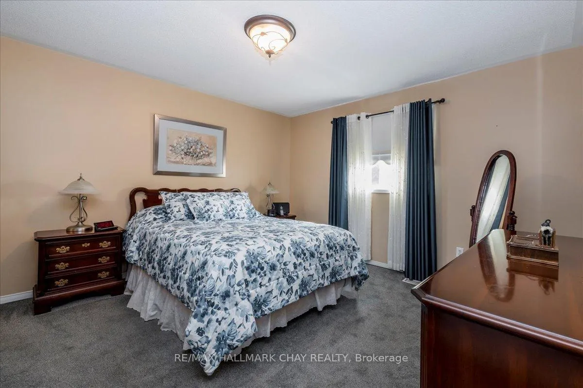 Photo 9 of 84 Pringle Drive, Barrie, Edgehill Drive — HOMEH