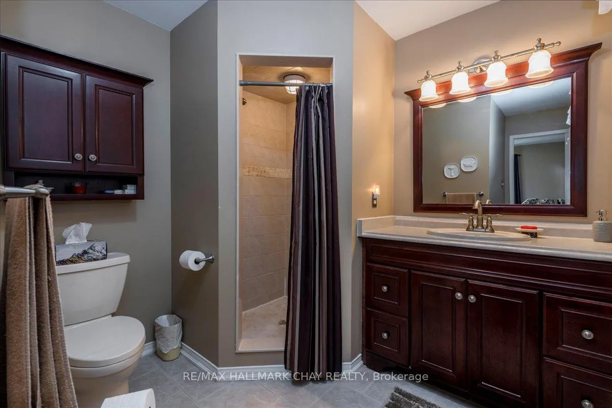 Photo 11 of 84 Pringle Drive, Barrie, Edgehill Drive — HOMEH