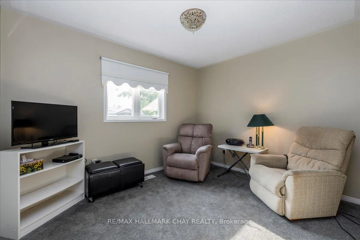 Photo 12 of 84 Pringle Drive, Barrie, Edgehill Drive — HOMEH