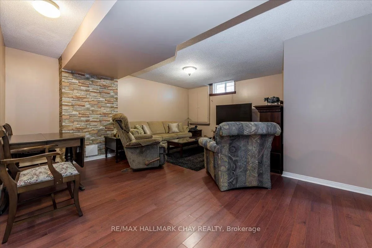 Photo 14 of 84 Pringle Drive, Barrie, Edgehill Drive — HOMEH
