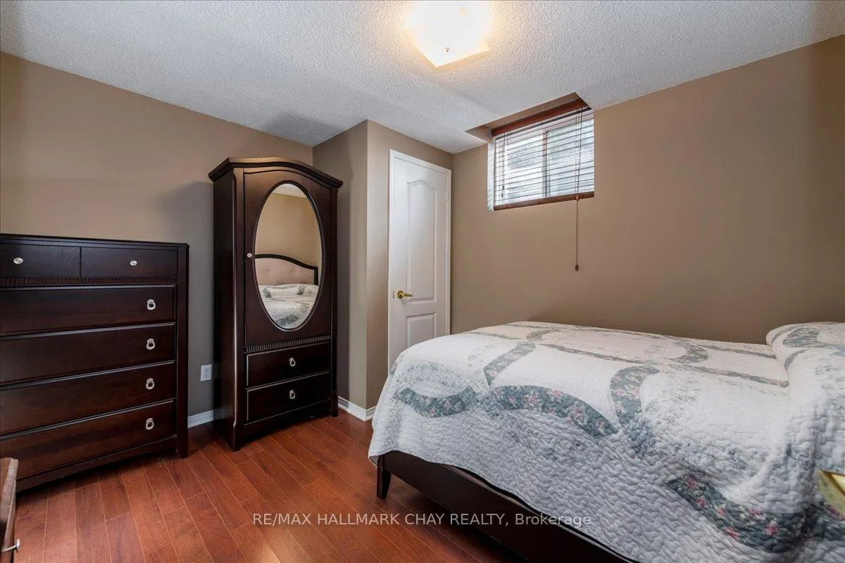Photo 16 of 84 Pringle Drive, Barrie, Edgehill Drive — HOMEH