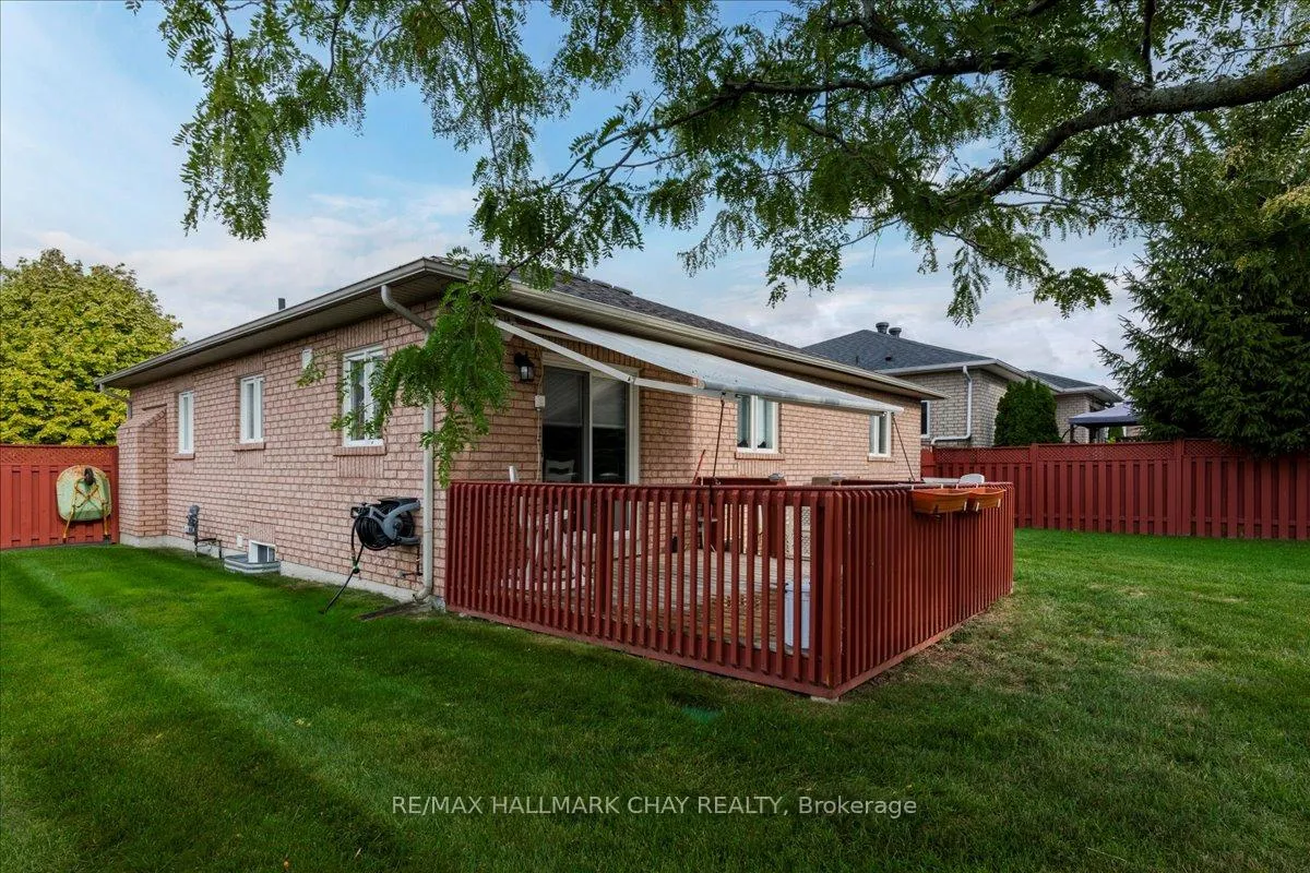 Photo 21 of 84 Pringle Drive, Barrie, Edgehill Drive — HOMEH
