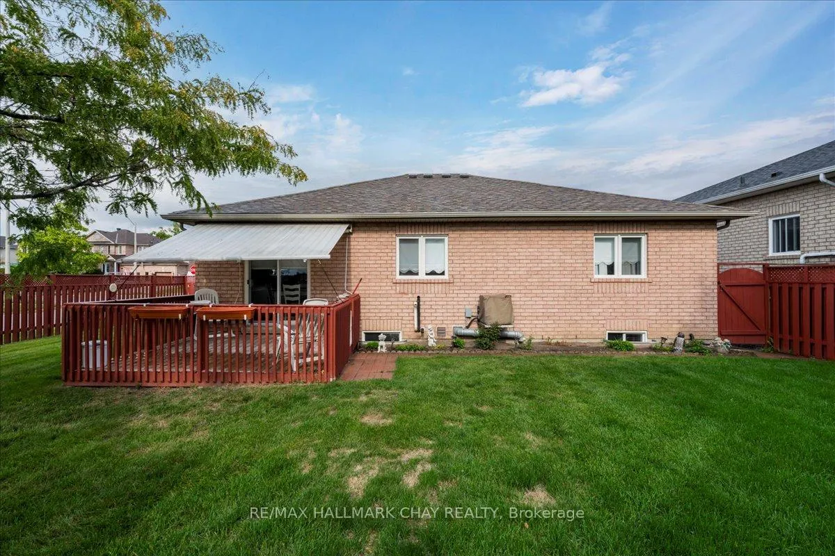 Photo 22 of 84 Pringle Drive, Barrie, Edgehill Drive — HOMEH