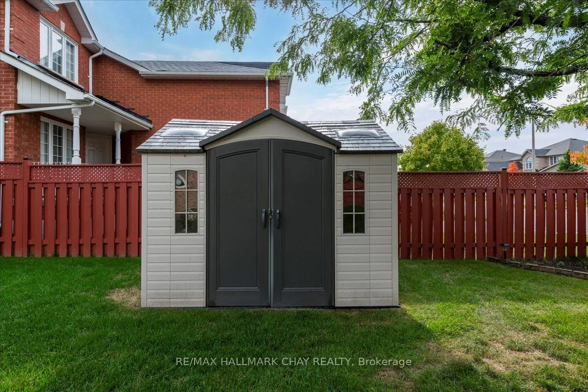 Photo 23 of 84 Pringle Drive, Barrie, Edgehill Drive — HOMEH