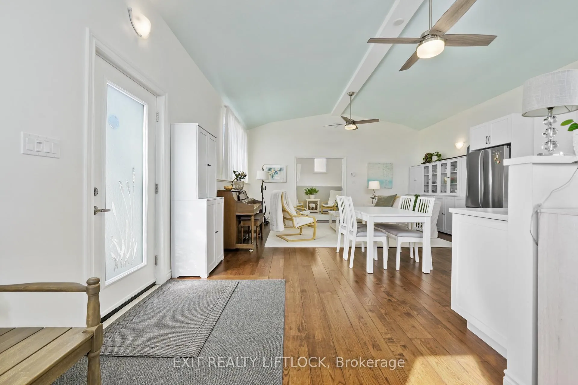 Photo 3 of 834 Water Street, Peterborough, Northcrest Ward 5 — HOMEH