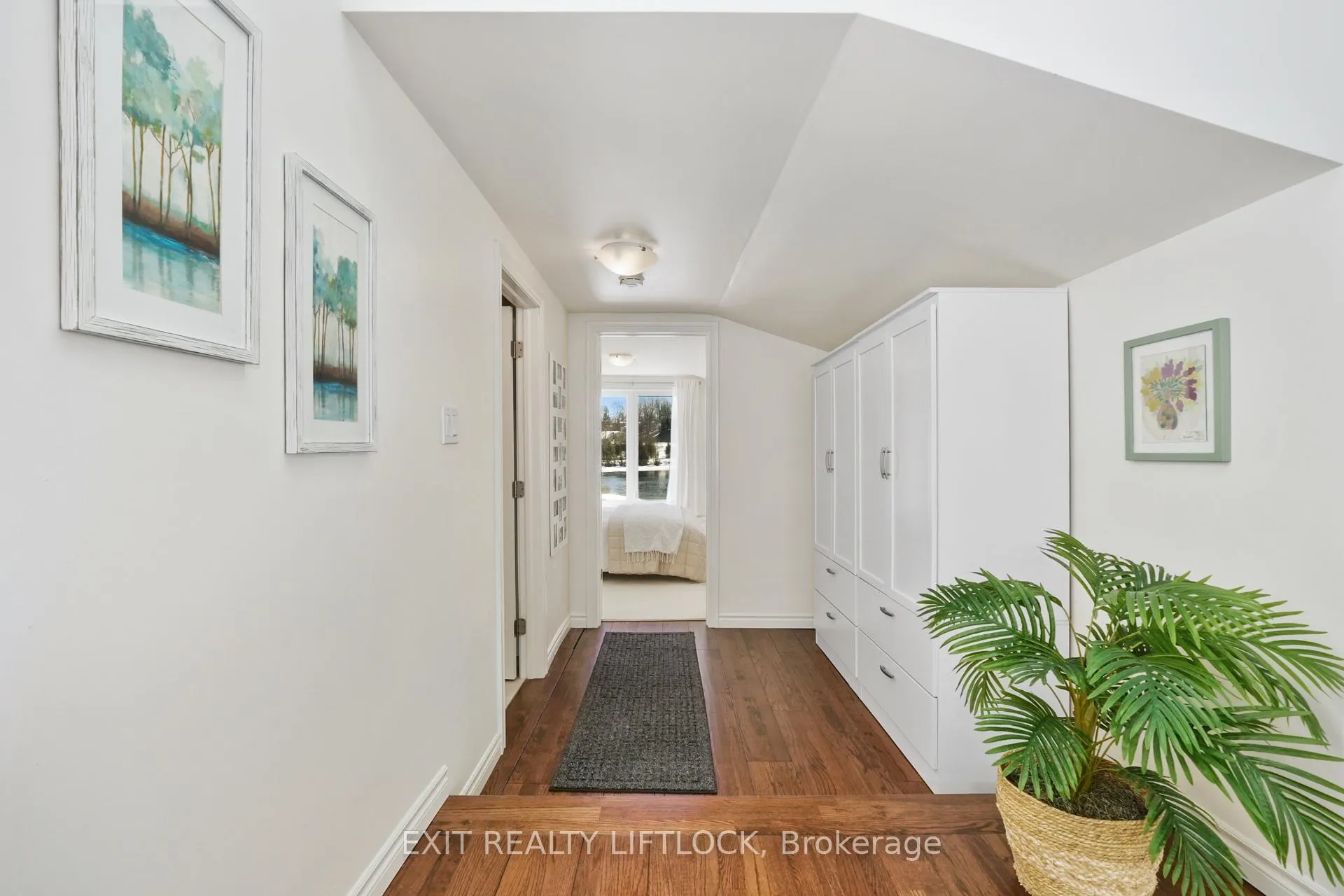 Photo 7 of 834 Water Street, Peterborough, Northcrest Ward 5 — HOMEH