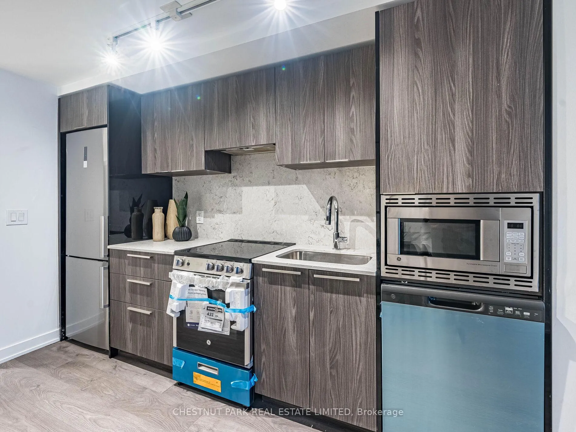 Photo 6 of Unit 408, 18 Maitland Terrace, Toronto, Church-Yonge Corridor — HOMEH