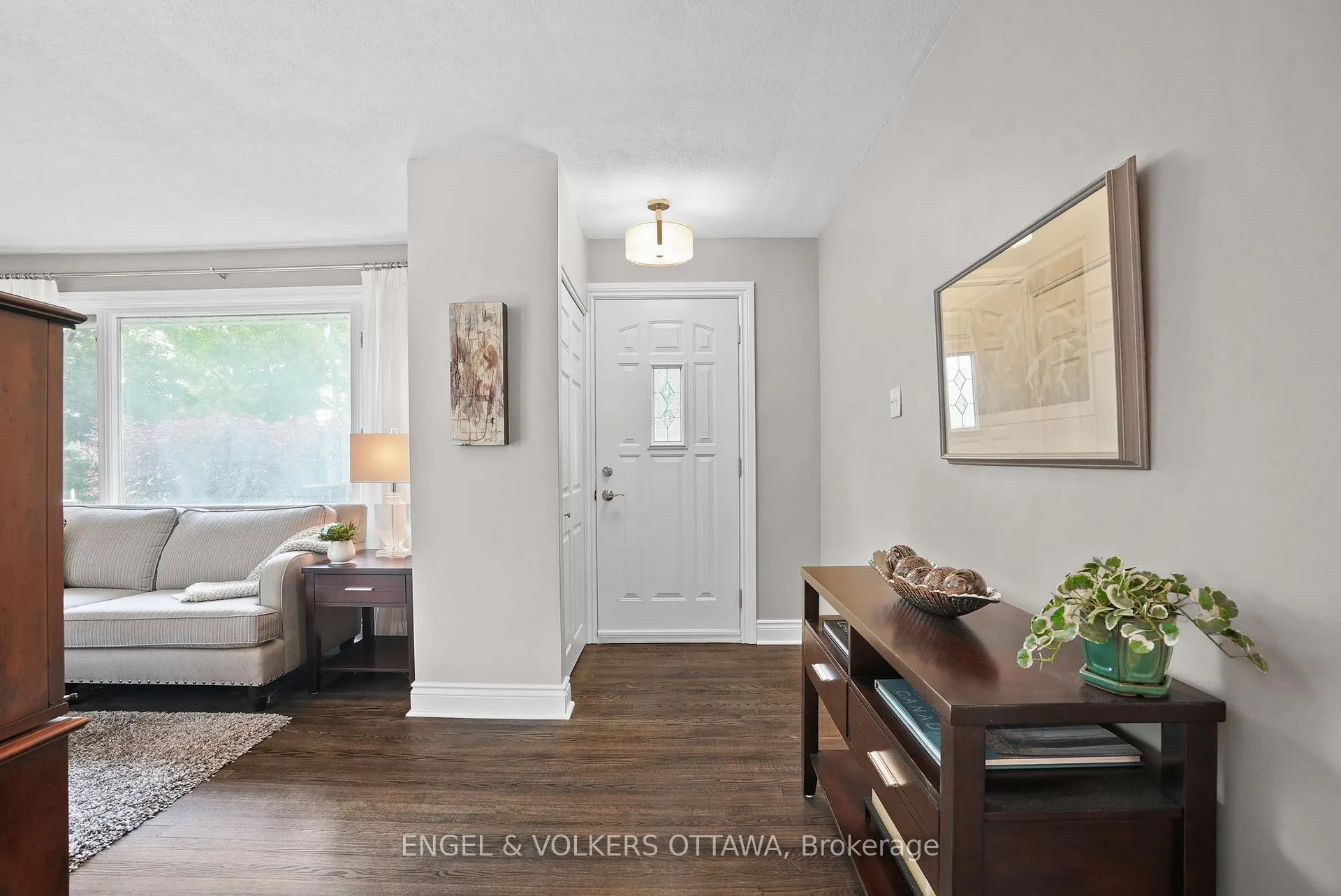 Photo 2 of 1278 Cheverton Avenue, Ottawa, Alta Vista — HOMEH