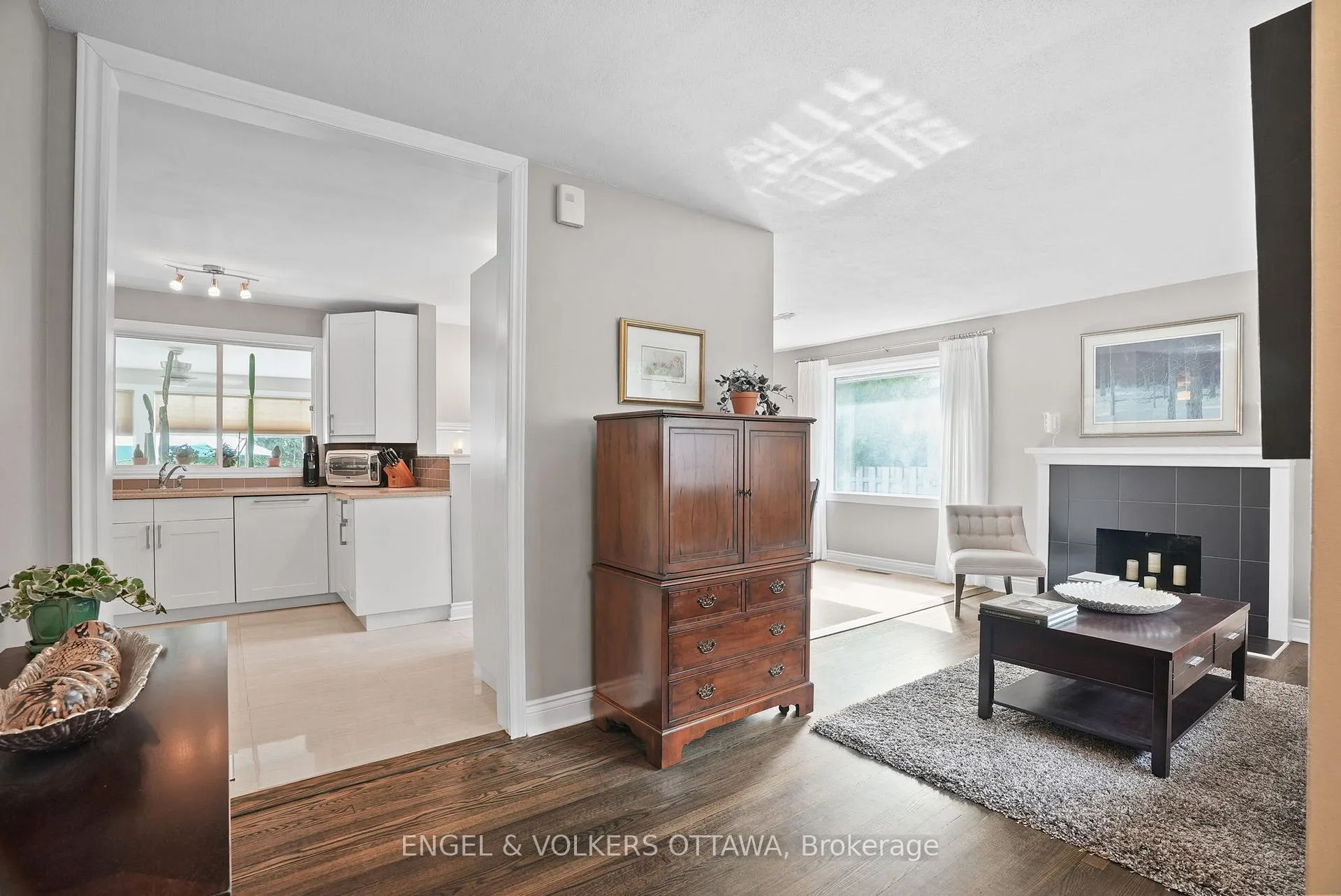 Photo 3 of 1278 Cheverton Avenue, Ottawa, Alta Vista — HOMEH