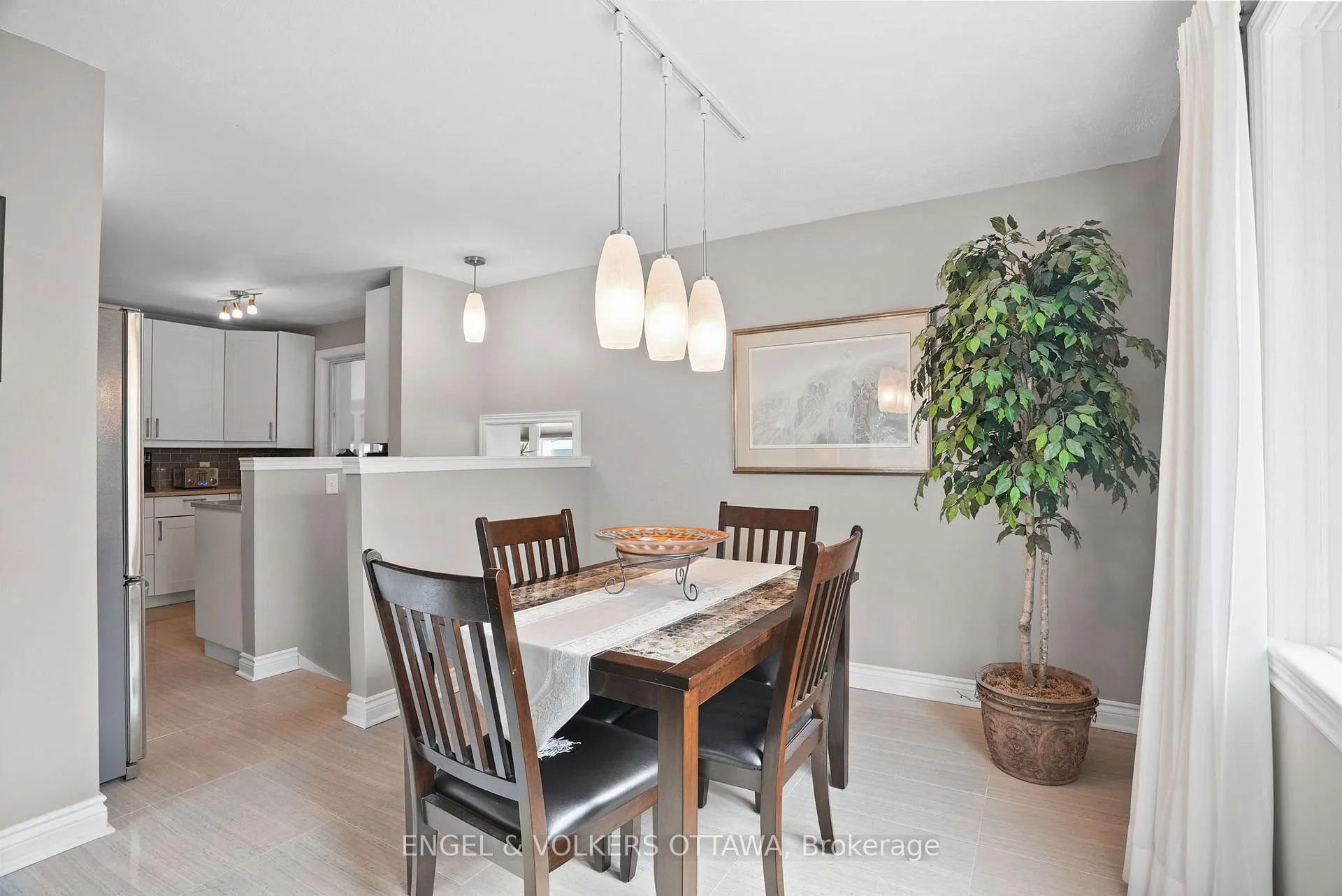 Photo 9 of 1278 Cheverton Avenue, Ottawa, Alta Vista — HOMEH