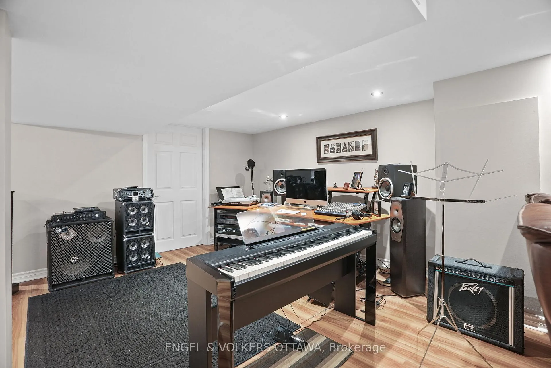 Photo 23 of 1278 Cheverton Avenue, Ottawa, Alta Vista — HOMEH