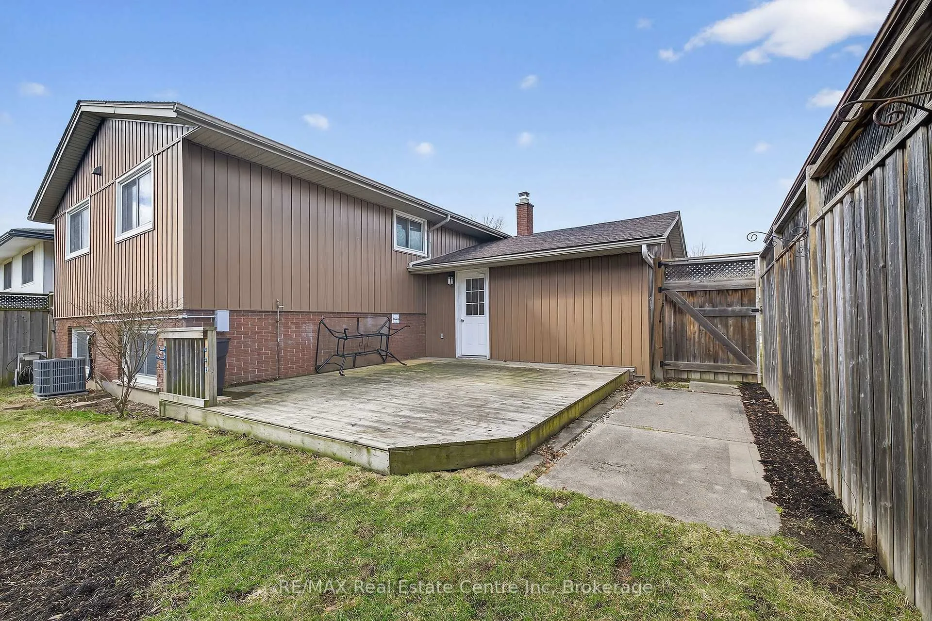 Photo 37 of 7 Sanderson Drive, Guelph, Willow West/Sugarbush/West Acres — HOMEH