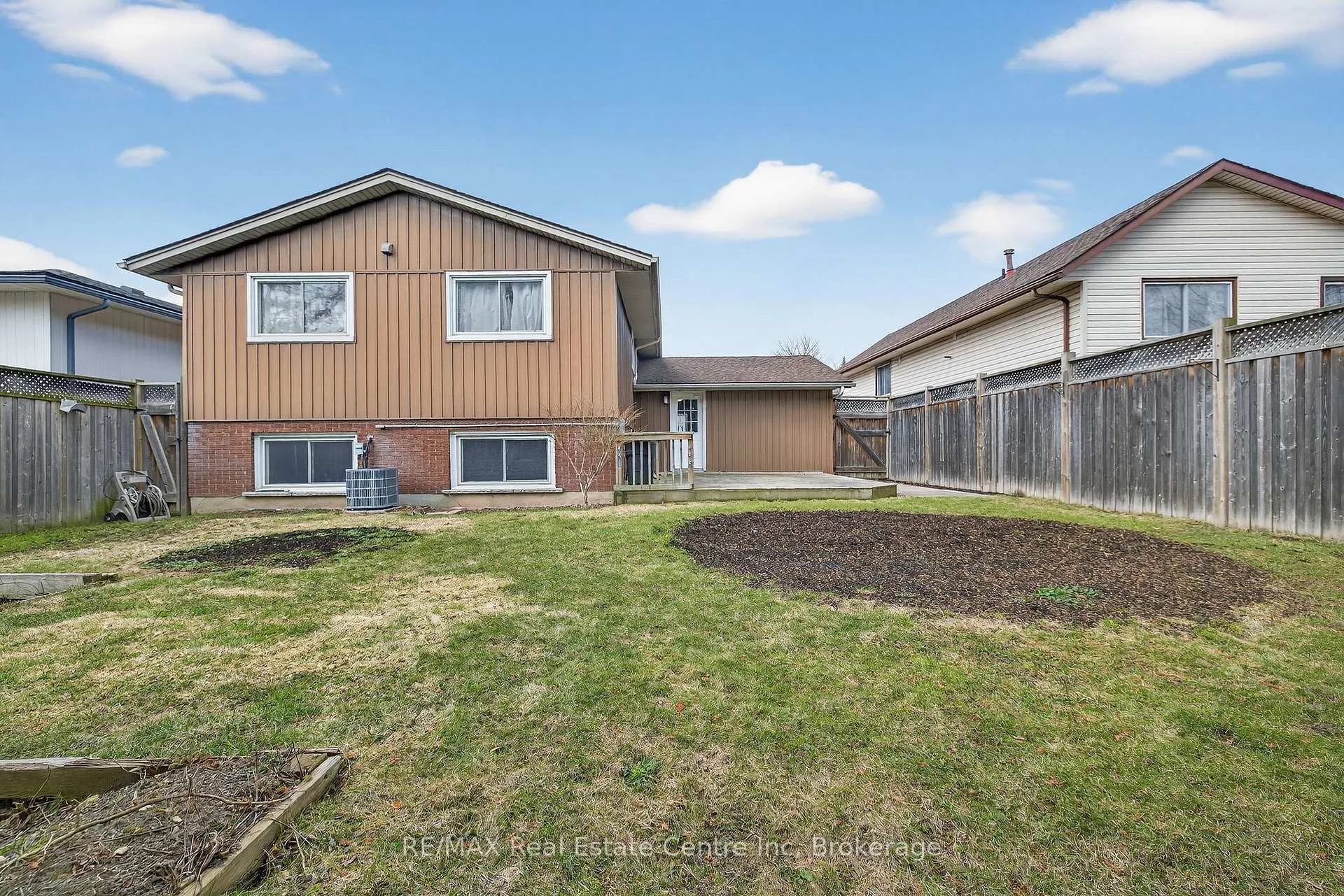 Photo 38 of 7 Sanderson Drive, Guelph, Willow West/Sugarbush/West Acres — HOMEH