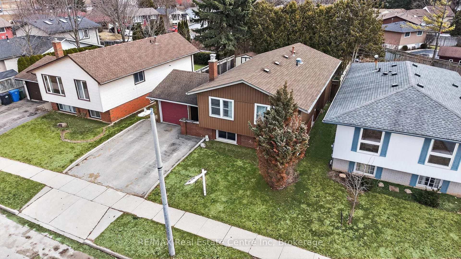 Photo 42 of 7 Sanderson Drive, Guelph, Willow West/Sugarbush/West Acres — HOMEH