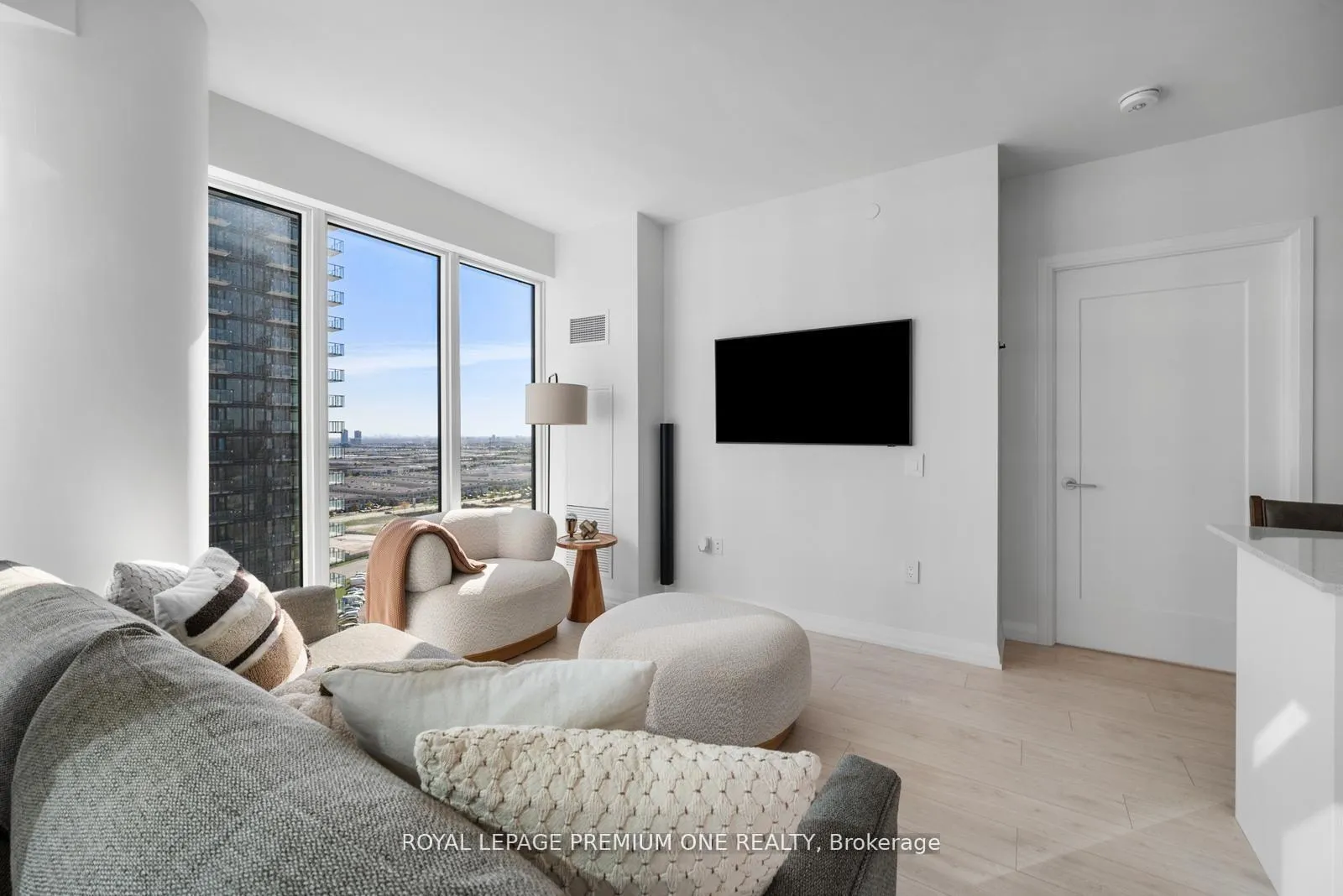Photo 13 of Unit 1715, 9000 Jane Street, Vaughan, Concord — HOMEH