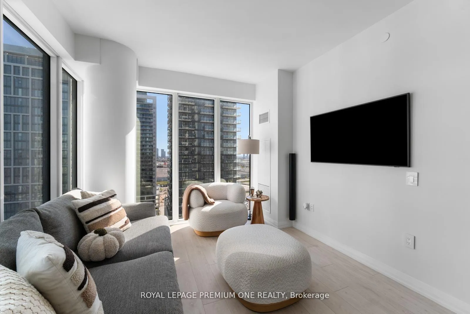 Photo 14 of Unit 1715, 9000 Jane Street, Vaughan, Concord — HOMEH