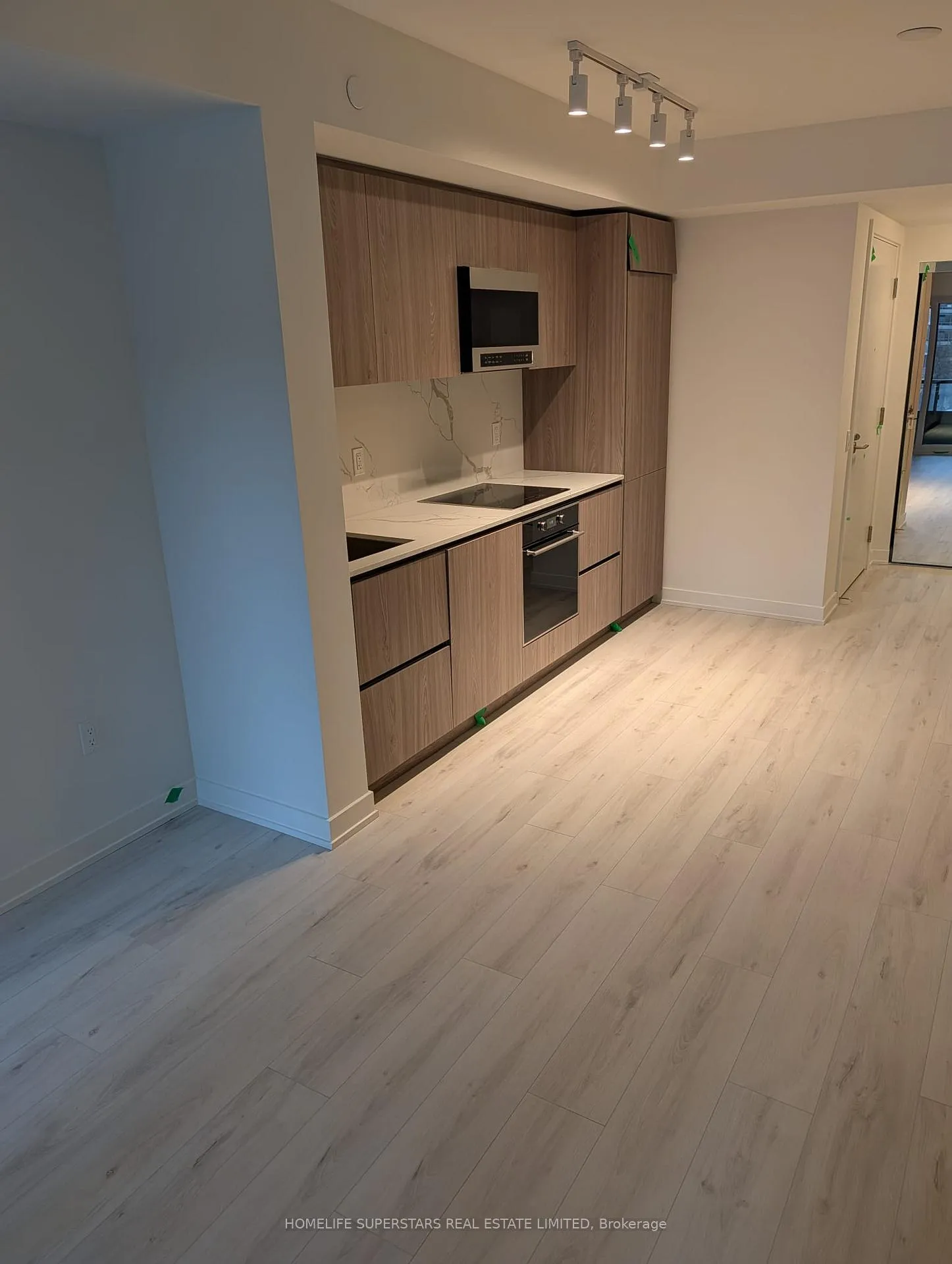 Photo 5 of Unit 301, 110 Broadway Avenue, Toronto, Mount Pleasant West — HOMEH