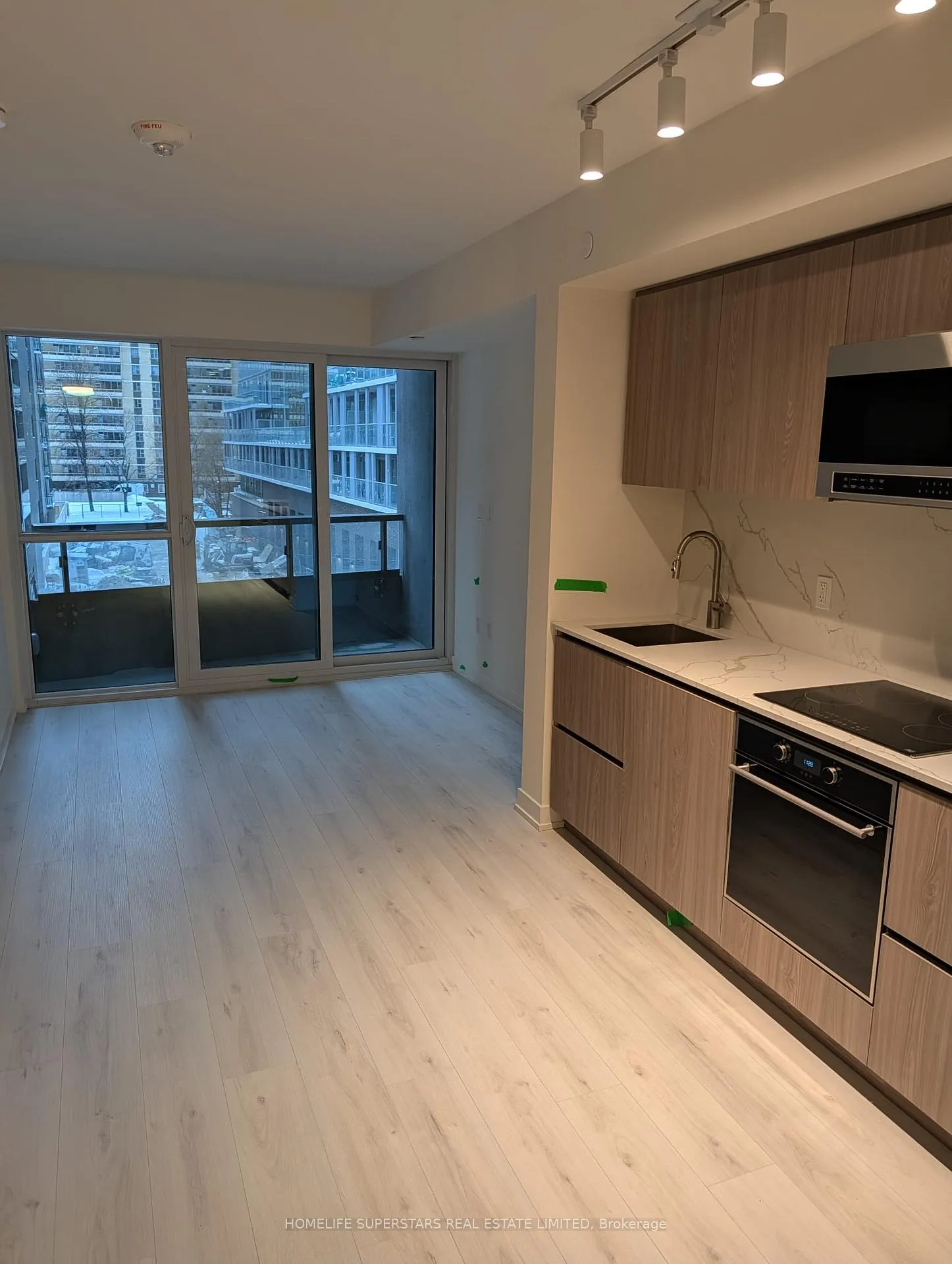 Photo 6 of Unit 301, 110 Broadway Avenue, Toronto, Mount Pleasant West — HOMEH