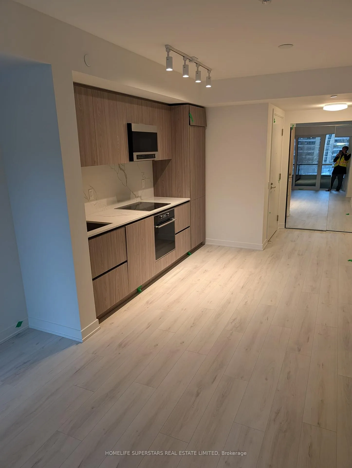 Photo 7 of Unit 301, 110 Broadway Avenue, Toronto, Mount Pleasant West — HOMEH