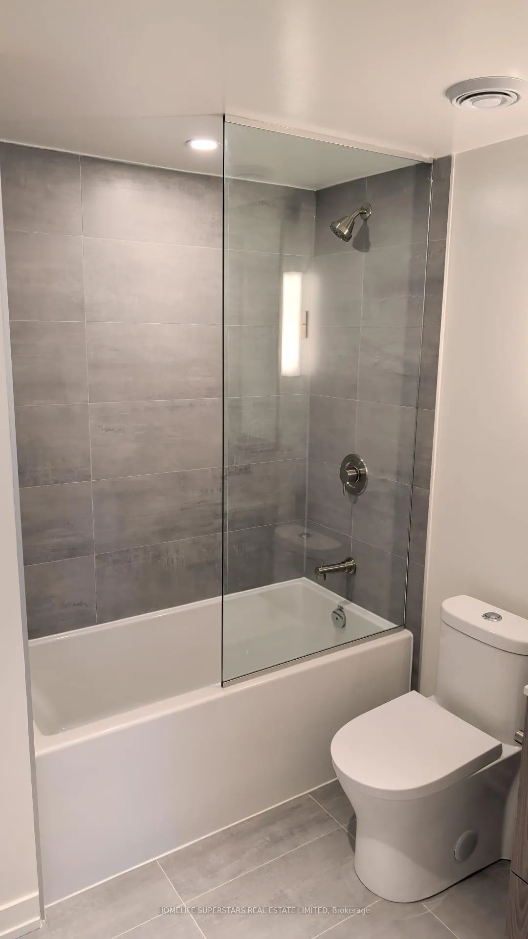 Photo 20 of Unit 301, 110 Broadway Avenue, Toronto, Mount Pleasant West — HOMEH