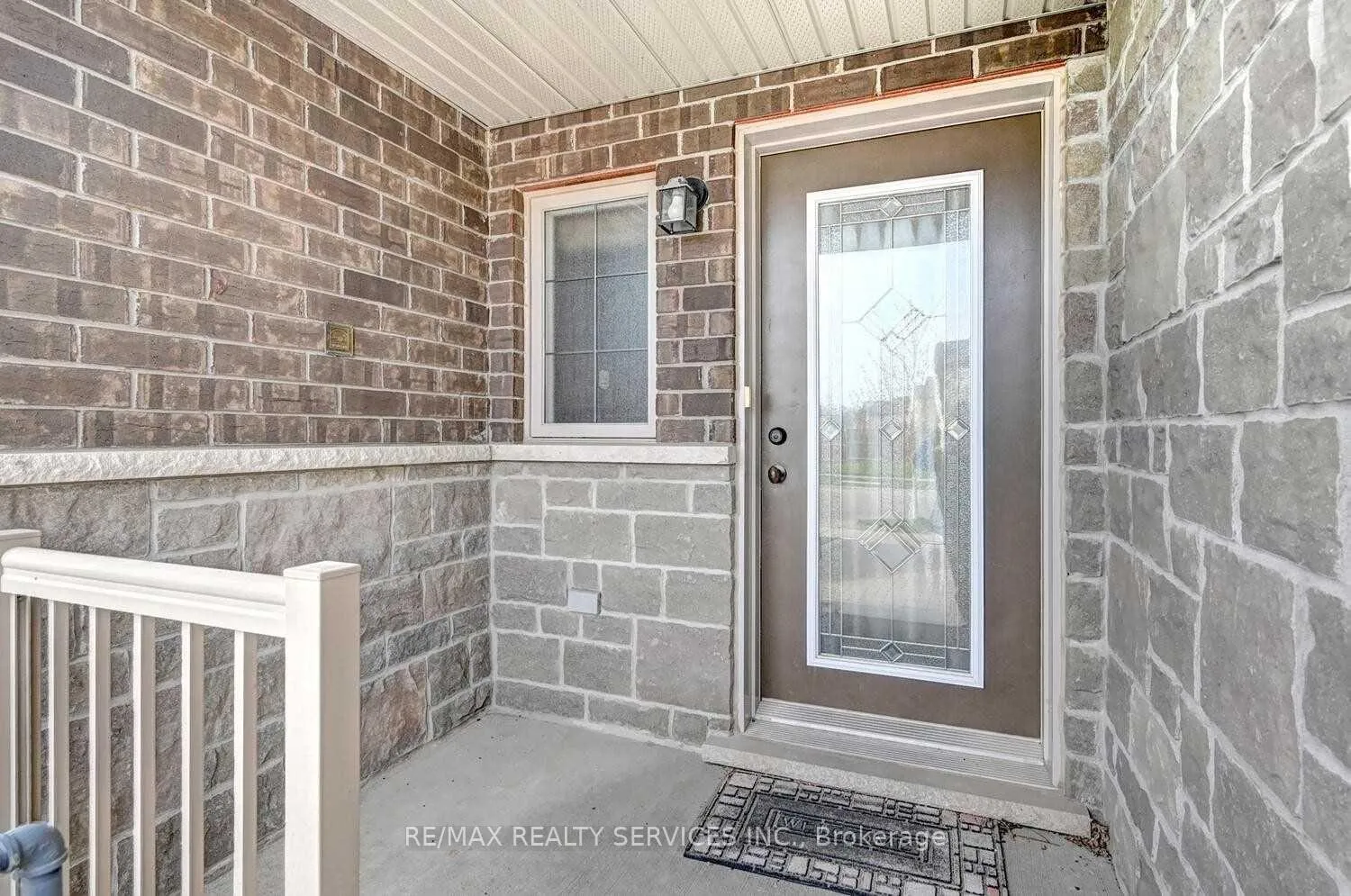 Photo 3 of 130 Rochefort Street N, Kitchener, Huron Park — HOMEH
