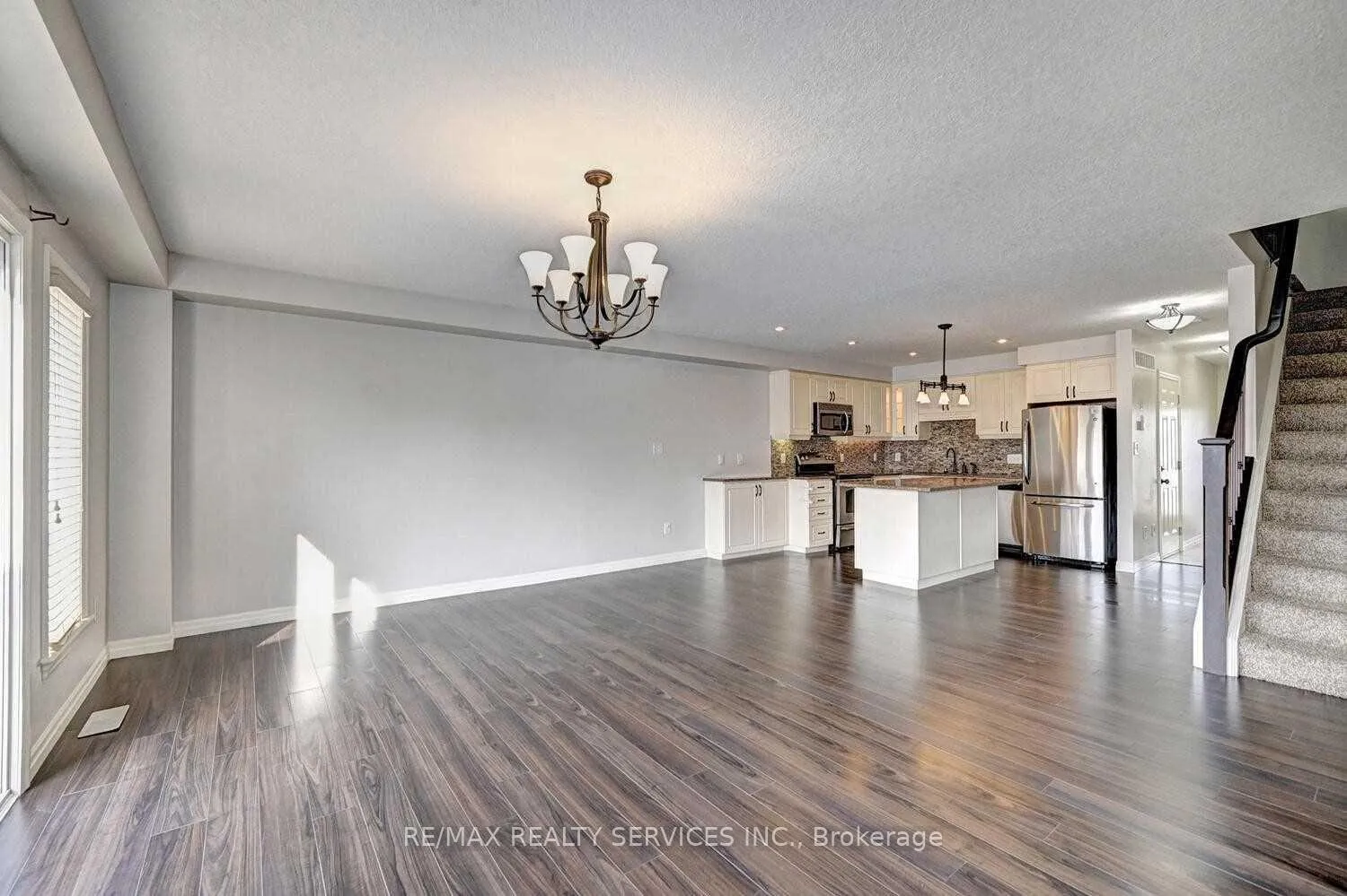 Photo 8 of 130 Rochefort Street N, Kitchener, Huron Park — HOMEH