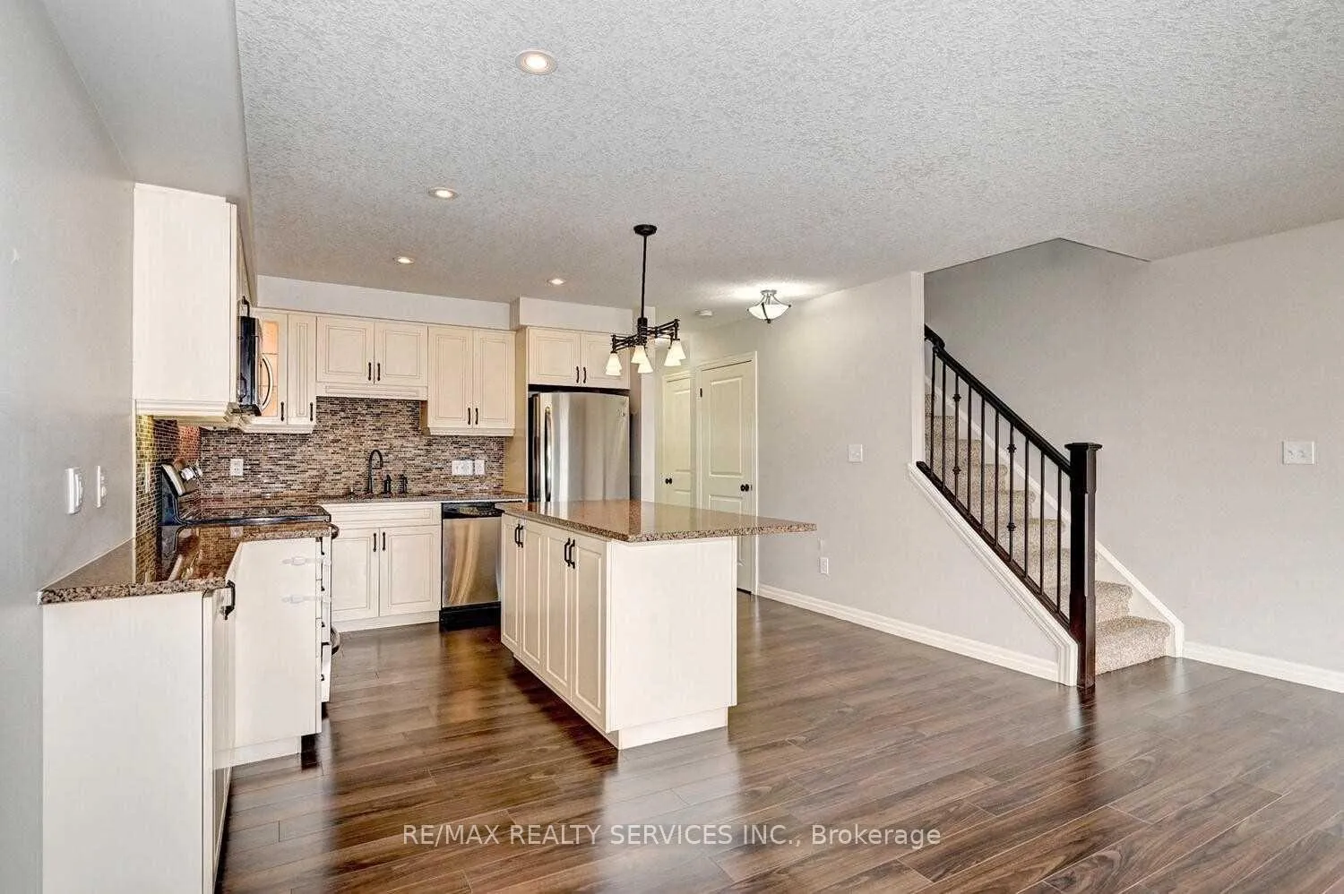 Photo 12 of 130 Rochefort Street N, Kitchener, Huron Park — HOMEH