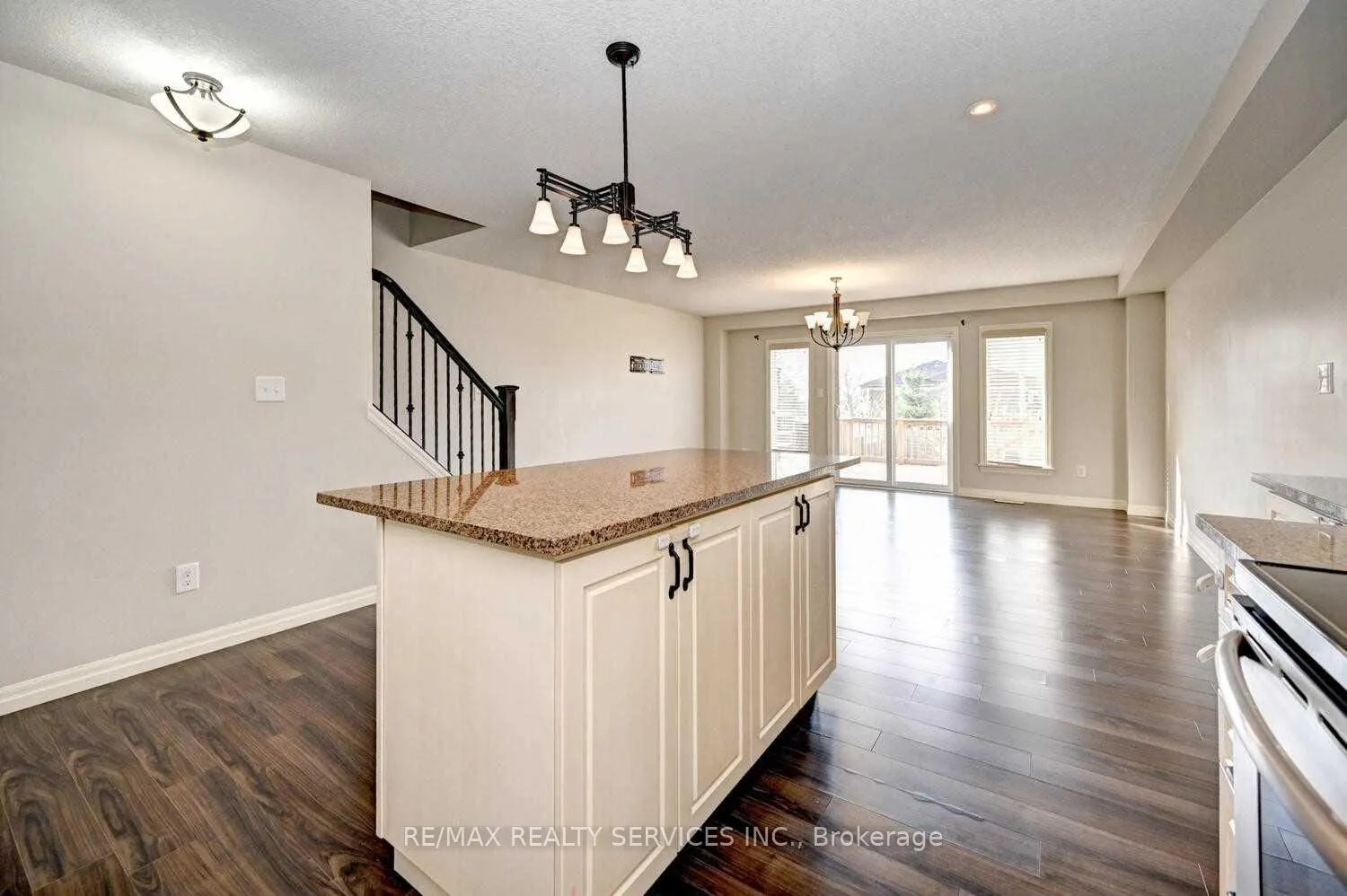 Photo 13 of 130 Rochefort Street N, Kitchener, Huron Park — HOMEH