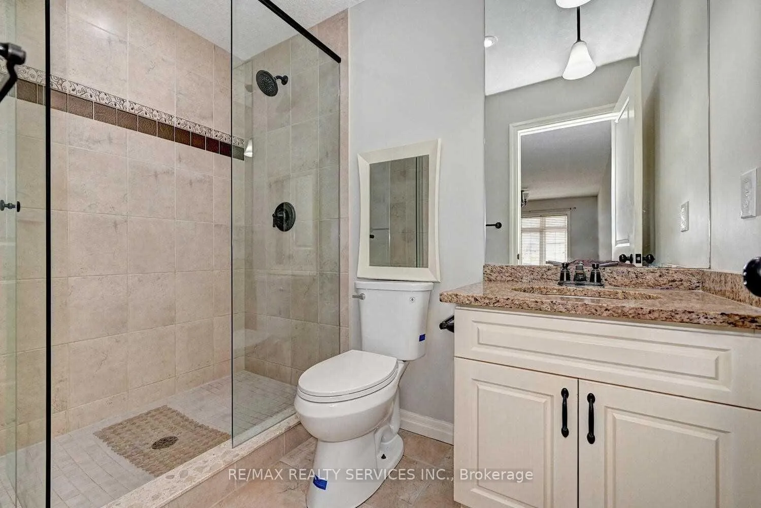 Photo 19 of 130 Rochefort Street N, Kitchener, Huron Park — HOMEH