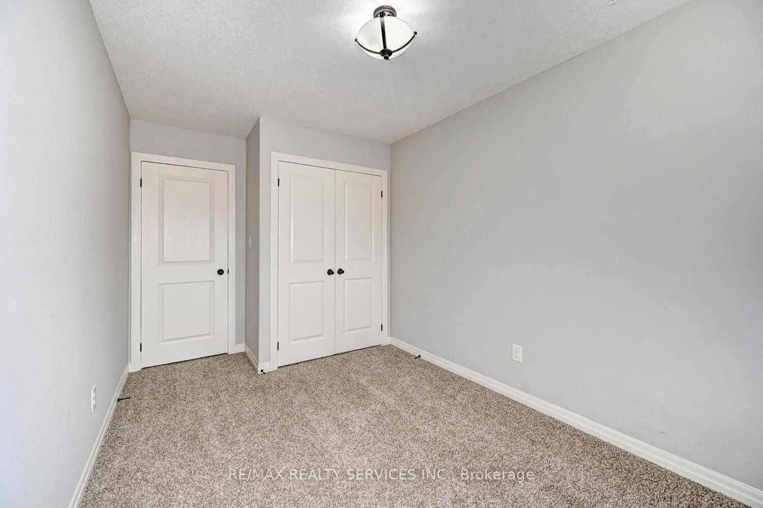 Photo 27 of 130 Rochefort Street N, Kitchener, Huron Park — HOMEH