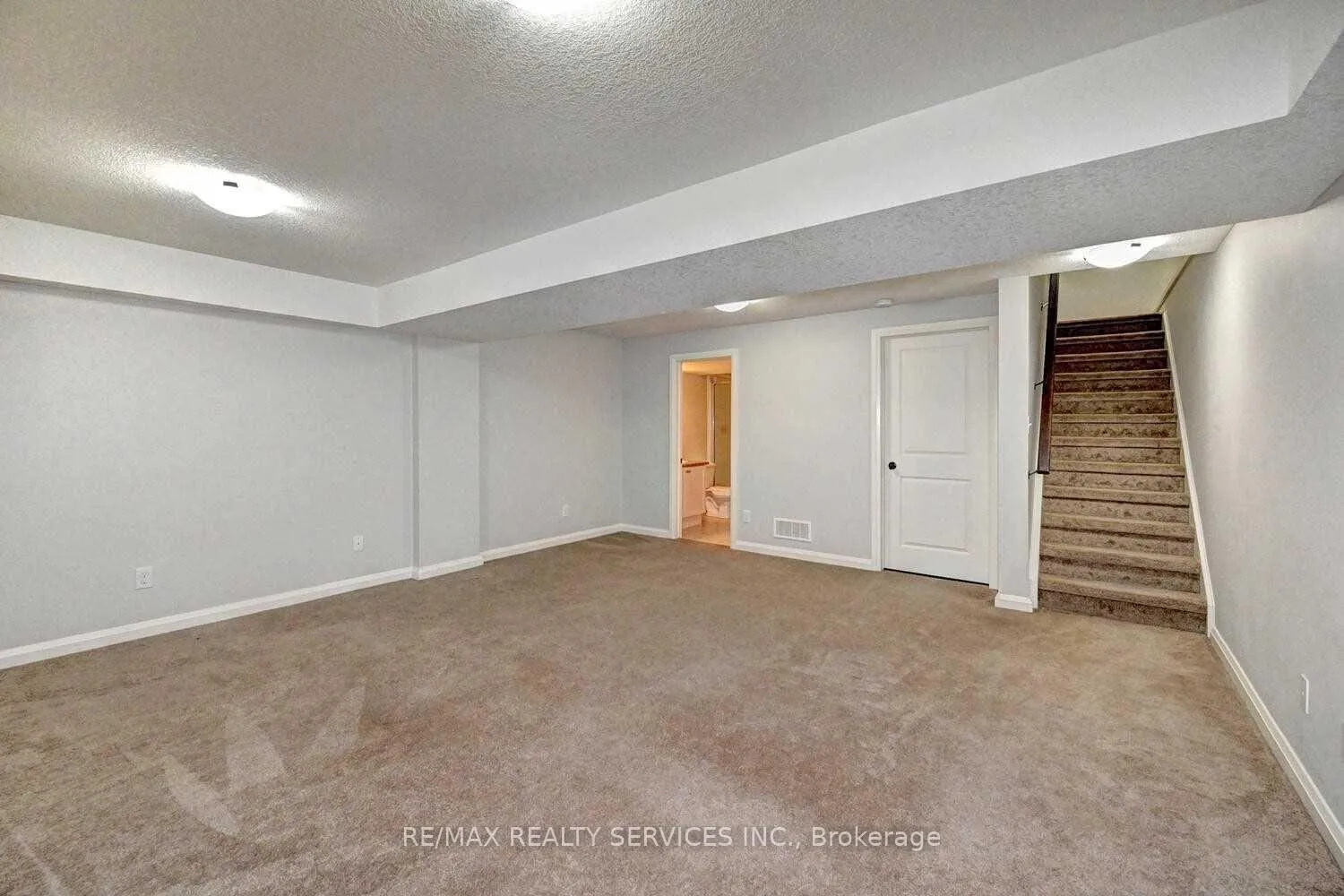 Photo 29 of 130 Rochefort Street N, Kitchener, Huron Park — HOMEH