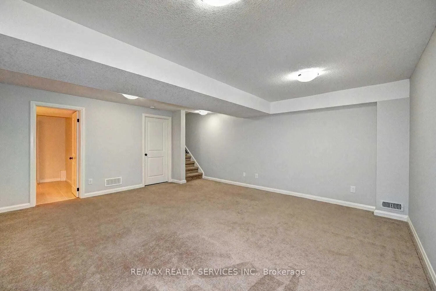 Photo 31 of 130 Rochefort Street N, Kitchener, Huron Park — HOMEH