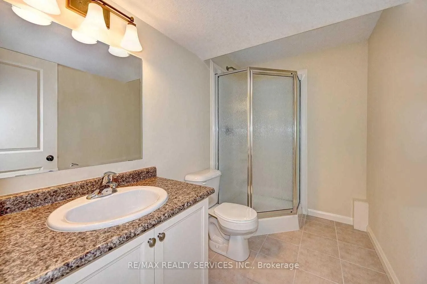 Photo 32 of 130 Rochefort Street N, Kitchener, Huron Park — HOMEH