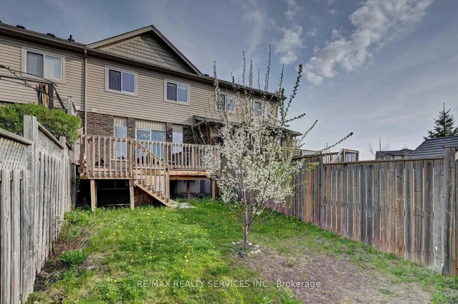 Photo 35 of 130 Rochefort Street N, Kitchener, Huron Park — HOMEH