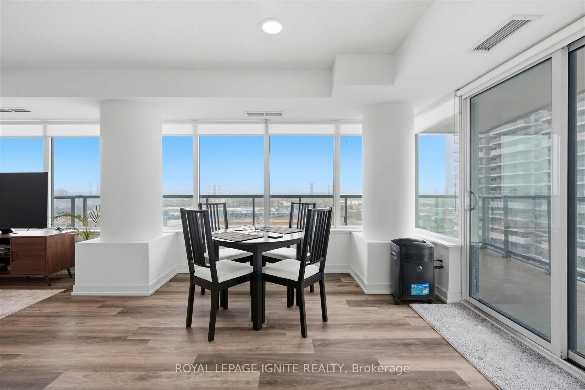 Photo 8 of Unit 1302, 1455 Celebration Drive, Pickering, Bay Ridges — HOMEH