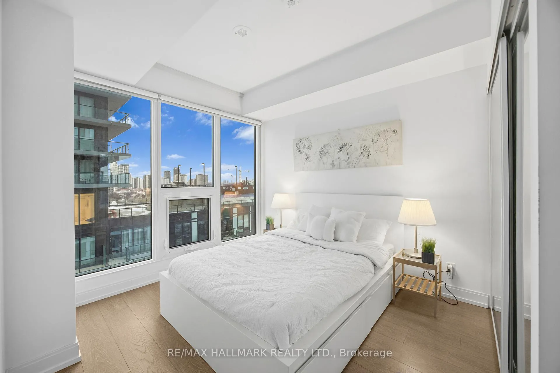 Photo 3 of Unit 2201, 181 Dundas Street E, Toronto, Moss Park — HOMEH
