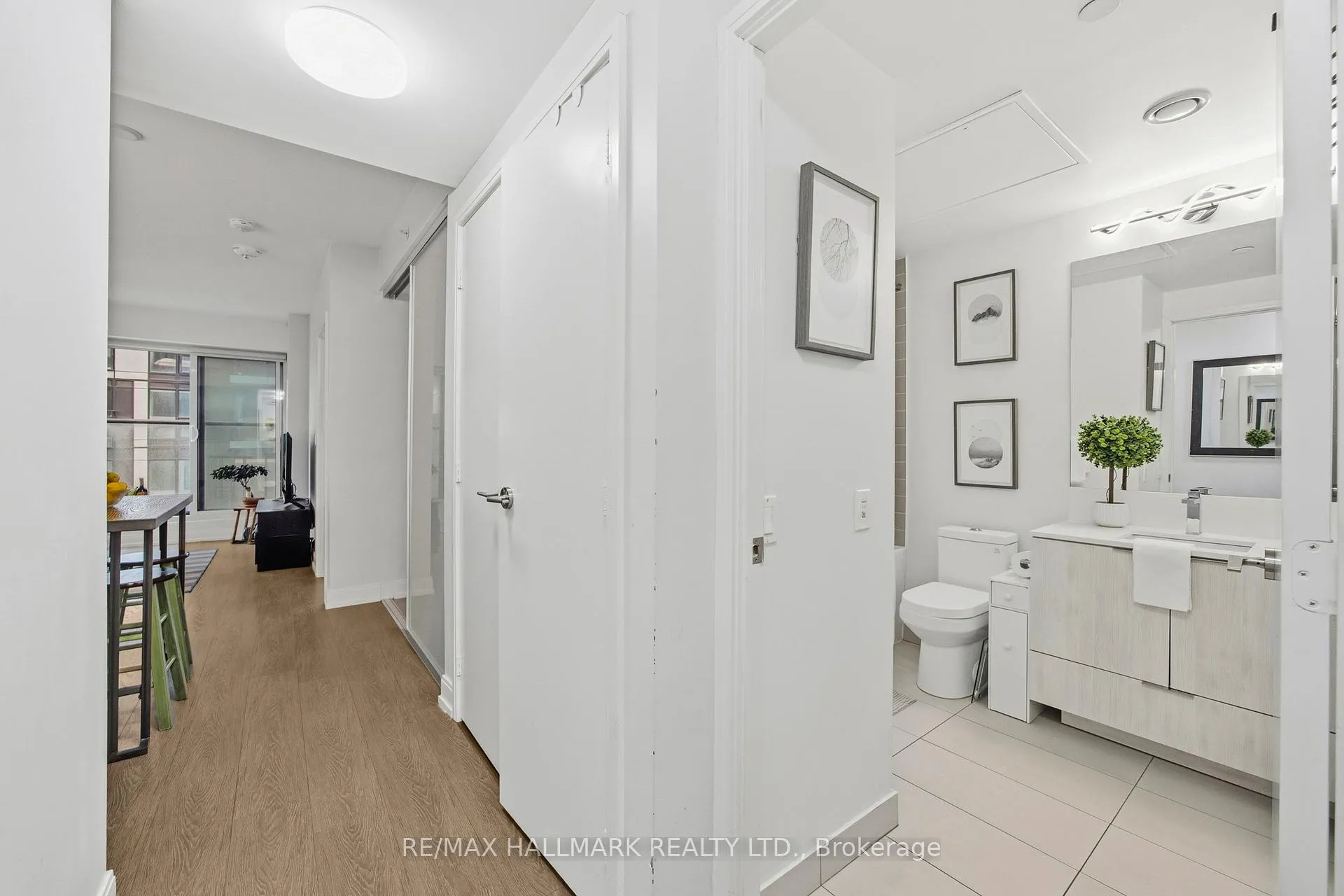 Photo 9 of Unit 2201, 181 Dundas Street E, Toronto, Moss Park — HOMEH